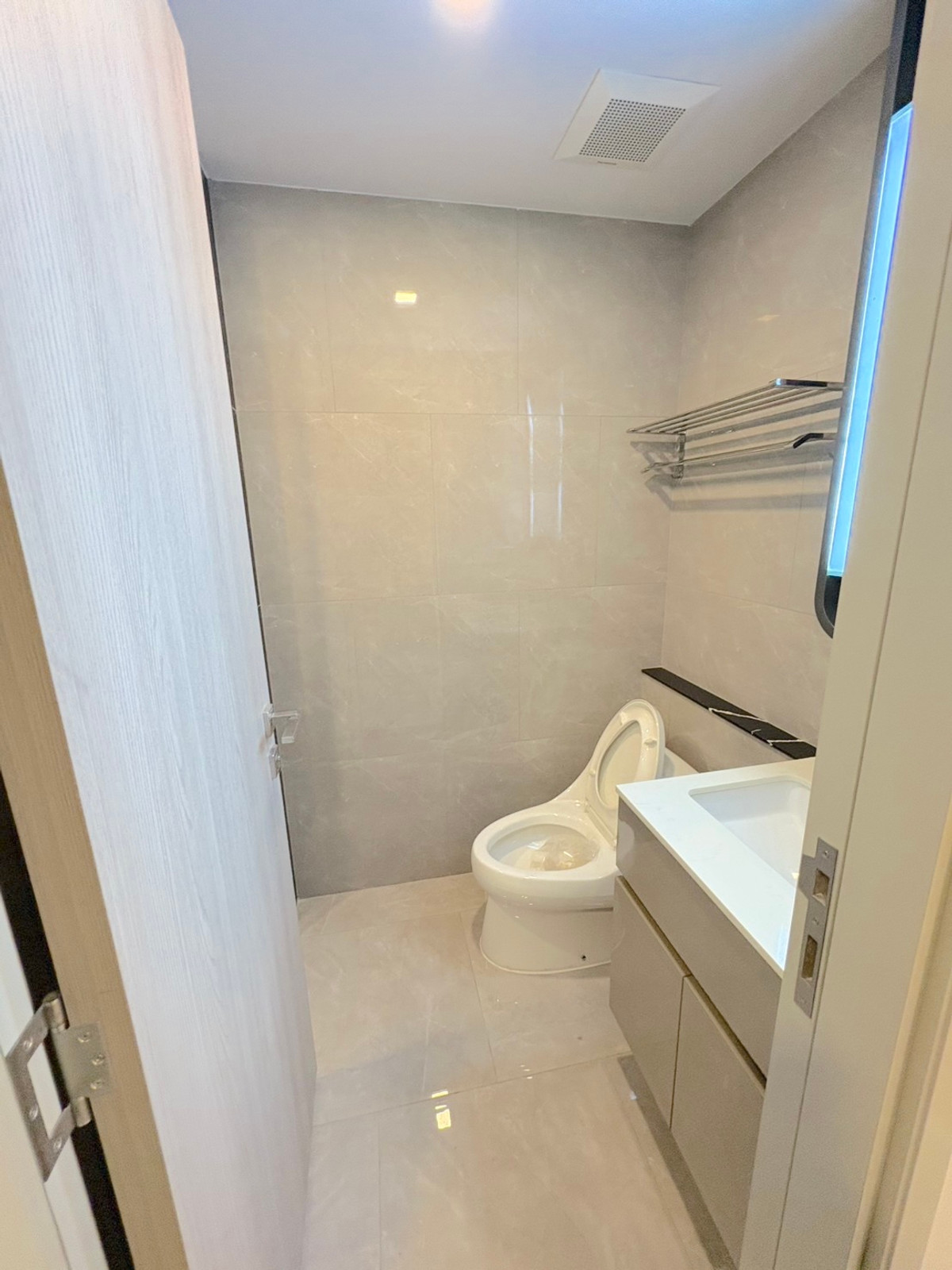 ขายคอนโดพระราม 9 เพชรบุรีตัดใหม่ RCA : 🔥 ขายด่วน 🔥  ถูกสุด ห้องสวย ใหม่ ขายหลายห้อง  Call : 0619824959 Line ID :  elegant.289