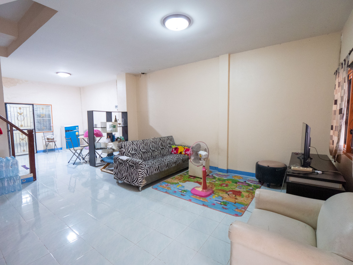 ขายทาวน์โฮมระยอง : #ขายทาว์นเฮาส์ #เมืองระยอง 26 ตรว. 3 นอน 2 น้ำ 2 จอด #ขายถูก 1.89 ล้าน สภาพพร้อมอยู่ ที่ตั้งตำบลทับมา ใกล้ถนนสุขุมวิท ติดถนนนครระยอง3 ซอยแหลมหิน-หนองมะหาด