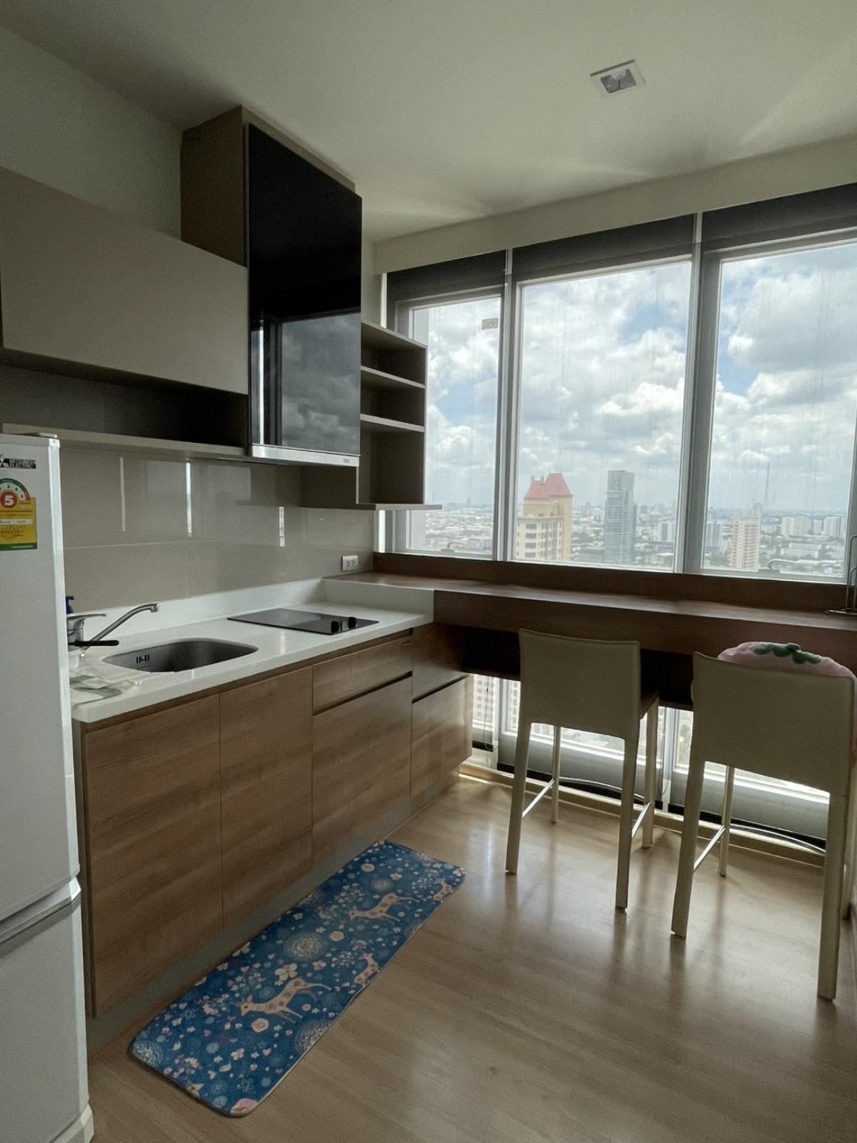 For RentCondoSapankwai,Jatujak : 24/03/2026, Luxury condo Rhythm Phahol - Ari 1 bedroom 18,000 baht/month
Near BTS Ari with swimming pool and fitness center available! 0642748883