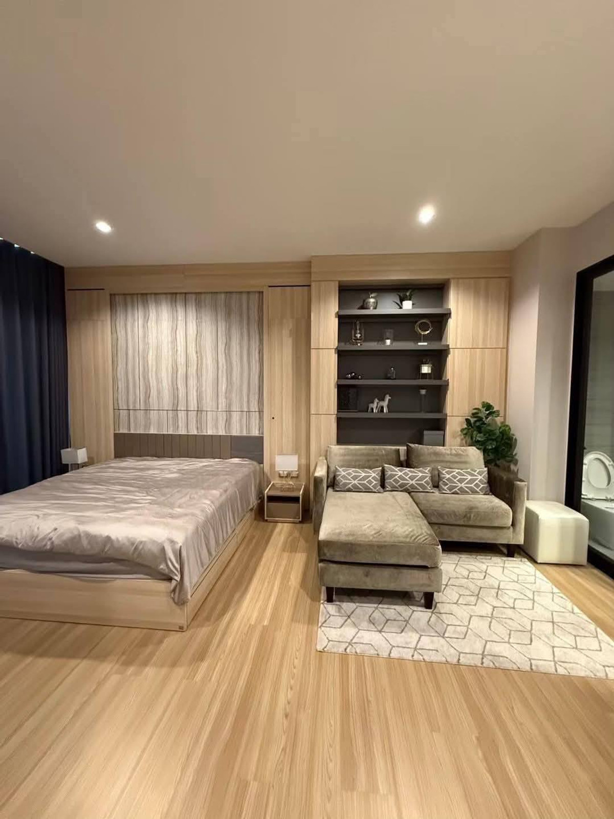 For RentTownhomePattanakan, Srinakarin : Townhome for rent, 3.5 floors