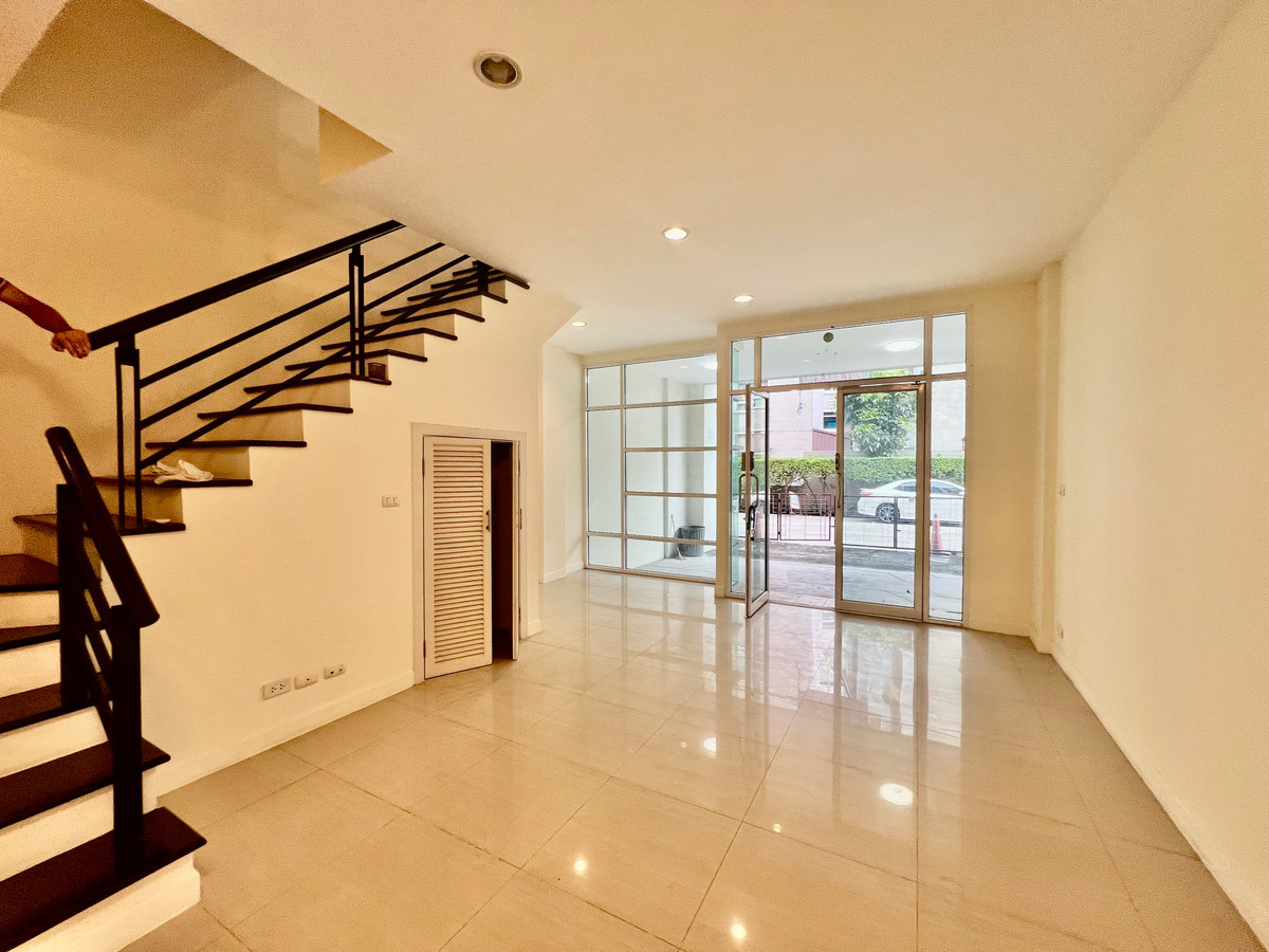 ให้เช่าทาวน์โฮมเกษตร นวมินทร์ ลาดปลาเค้า : ให้เช่า Townhome 4 ชั้น Premium Place Ekkamai–Ramintra 2 | เหมาะทำโฮมออฟฟิศ | พื้นที่ใหญ่ ทำเลเลียบด่วน