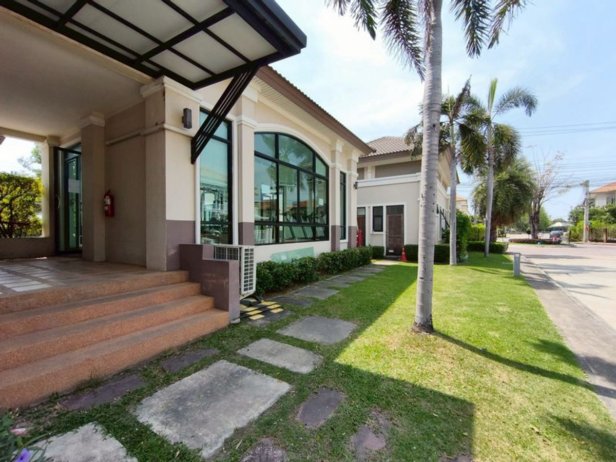 ขายบ้านลาดกระบัง สุวรรณภูมิ : ขายบ้านเดี่ยว 2 ชั้น หมู่บ้าน Passorn Prestige อ่อนนุช TYPE CRESENDO เนื้อที่ 50.7 ตารางวา 3 ห้องนอน แขวงประเวศ เขตประเวศ กรุงเทพมหานคร