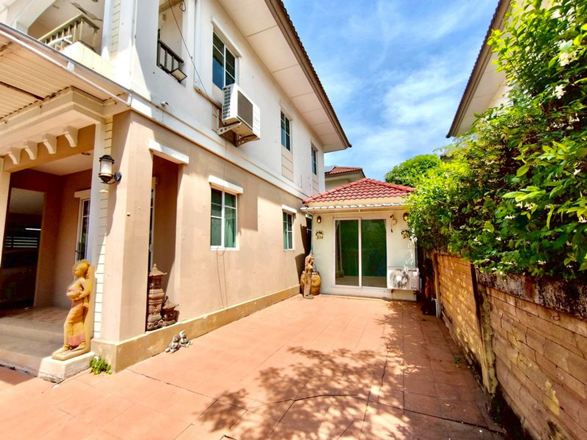 ขายบ้านลาดกระบัง สุวรรณภูมิ : ขายบ้านเดี่ยว 2 ชั้น หมู่บ้าน Passorn Prestige อ่อนนุช TYPE CRESENDO เนื้อที่ 50.7 ตารางวา 3 ห้องนอน แขวงประเวศ เขตประเวศ กรุงเทพมหานคร