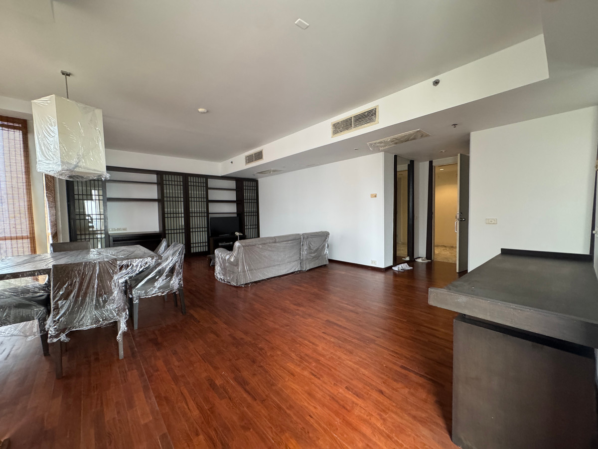 For SaleCondoWitthayu, Chidlom, Langsuan, Ploenchit : Condo for sale, Langsuan Ville, 2 bedrooms, 151.19 sq m, Lang Suan area, near BTS Chidlom, near Lumpini Park, convenient travel.