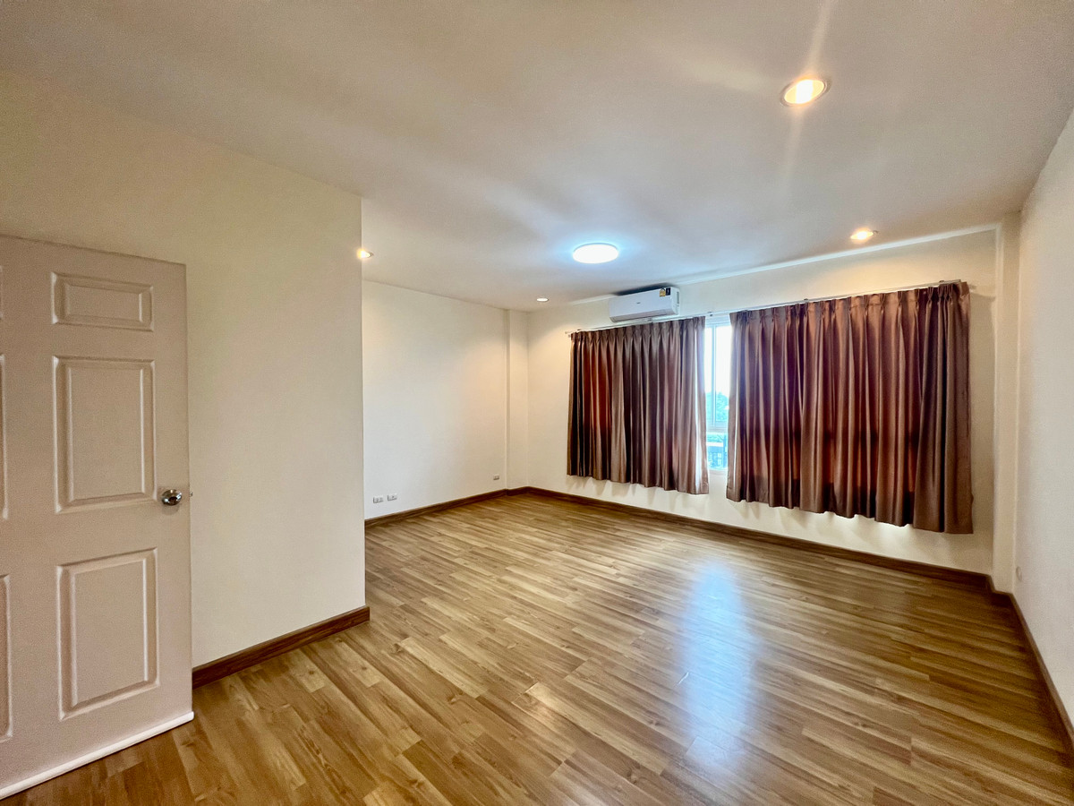 ให้เช่าทาวน์โฮมเกษตร นวมินทร์ ลาดปลาเค้า : ให้เช่า Townhome 4 ชั้น Premium Place Ekkamai–Ramintra 2 | เหมาะทำโฮมออฟฟิศ | พื้นที่ใหญ่ ทำเลเลียบด่วน