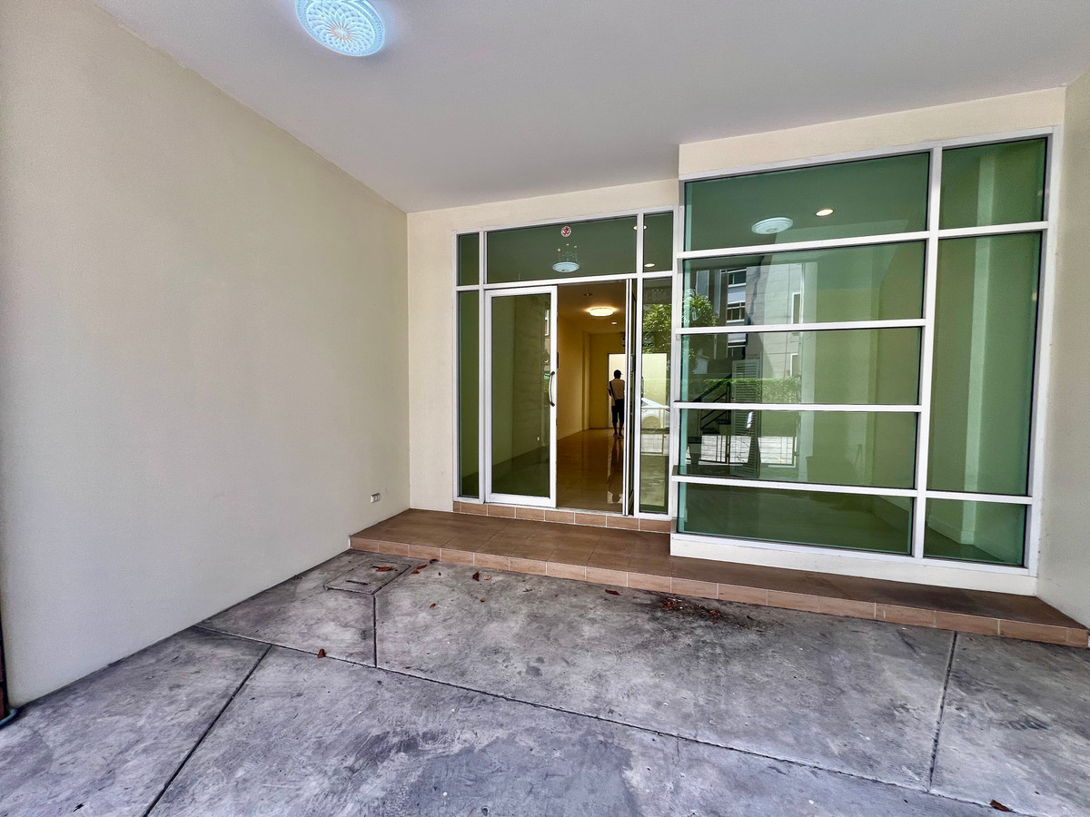 ให้เช่าทาวน์โฮมเกษตร นวมินทร์ ลาดปลาเค้า : ให้เช่า Townhome 4 ชั้น Premium Place Ekkamai–Ramintra 2 | เหมาะทำโฮมออฟฟิศ | พื้นที่ใหญ่ ทำเลเลียบด่วน