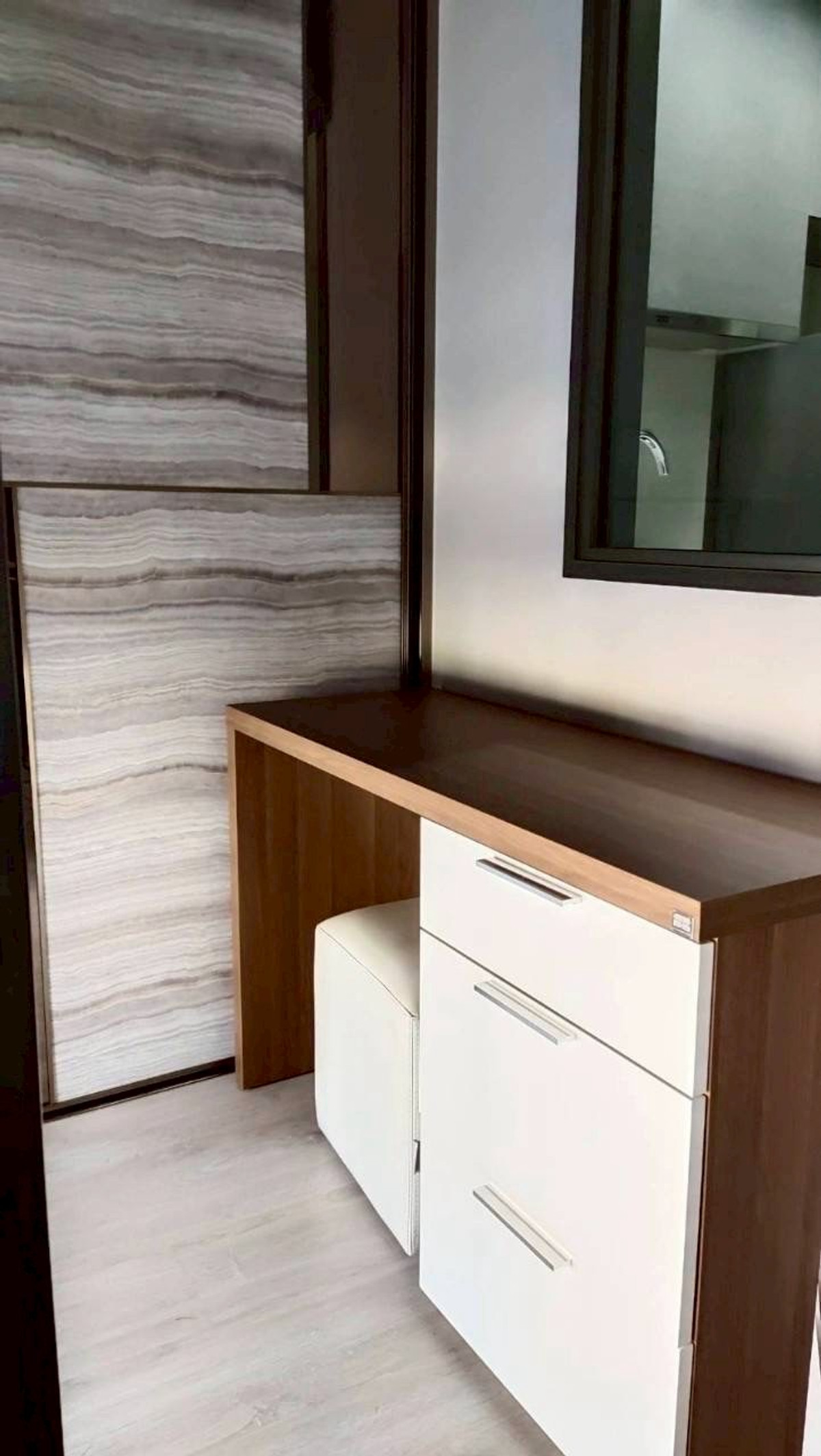 For RentCondoRatchathewi,Phayathai : For urgent rent, 2 bedrooms, 1 bathroom, Rhythm Rangnam, Rhythm Rangnam (ready to move in)