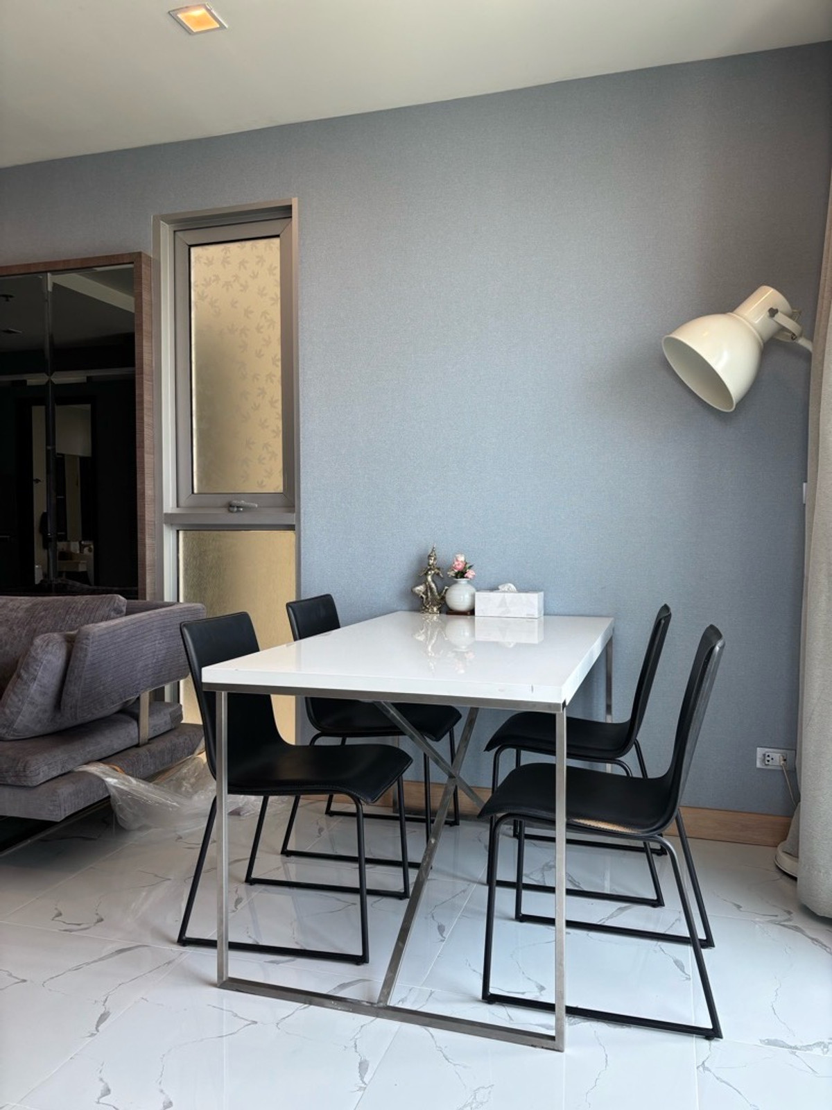 ให้เช่าคอนโดอ่อนนุช อุดมสุข : ✨ ให้เช่าคอนโดหรู Rare Layout ห้องมุมโค้ง วิวเมืองกรุงเทพชั้นสูง สวยมาก
📍 โครงการ Skywalk Residences
ใกล้ BTS พระโขนง เพียง 250 เมตร (เดิน 3 นาที) :25,000 THB/month 51ตรม