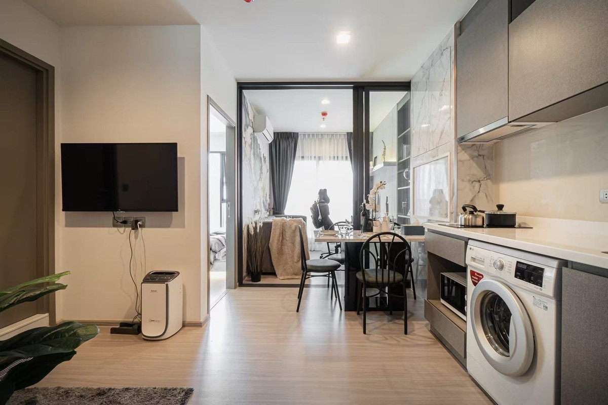 ให้เช่าคอนโดพระราม 9 เพชรบุรีตัดใหม่ RCA : ไลฟ์ อโศก ไฮป์  เฟอร์นิเจอร์ เครื่องใช้ใช้ไฟฟ้าครบ พร้อมเข้าอยู่ทันที!!!