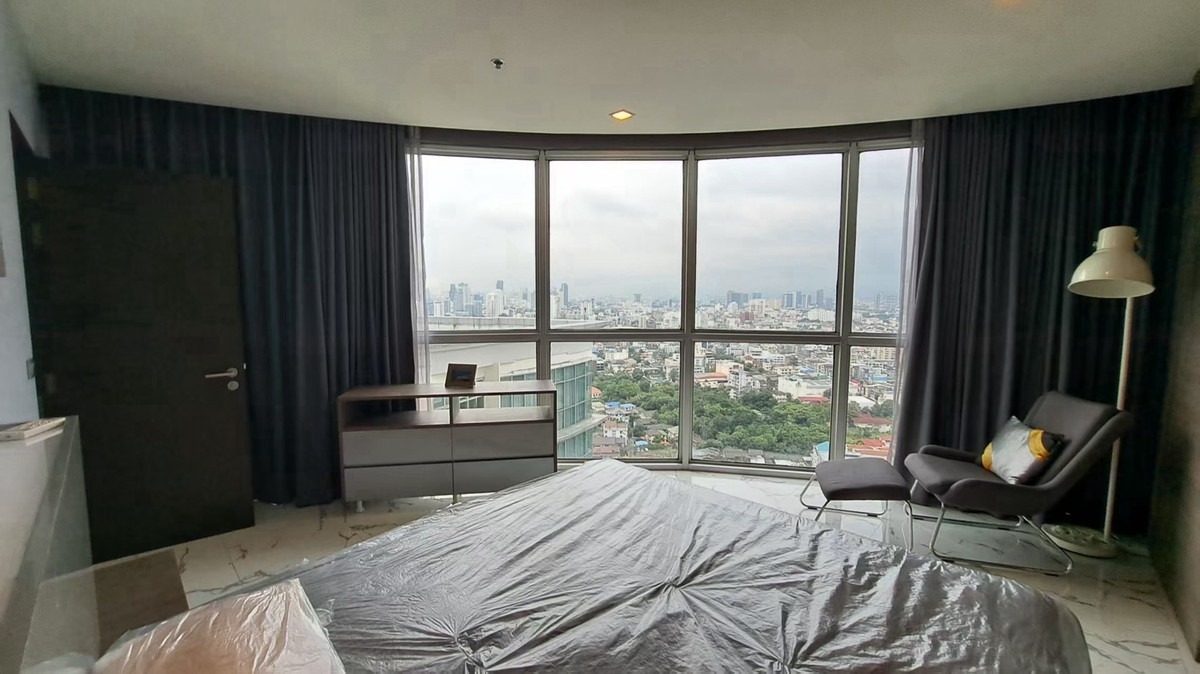 ให้เช่าคอนโดอ่อนนุช อุดมสุข : ✨ ให้เช่าคอนโดหรู Rare Layout ห้องมุมโค้ง วิวเมืองกรุงเทพชั้นสูง สวยมาก
📍 โครงการ Skywalk Residences
ใกล้ BTS พระโขนง เพียง 250 เมตร (เดิน 3 นาที) :25,000 THB/month 51ตรม