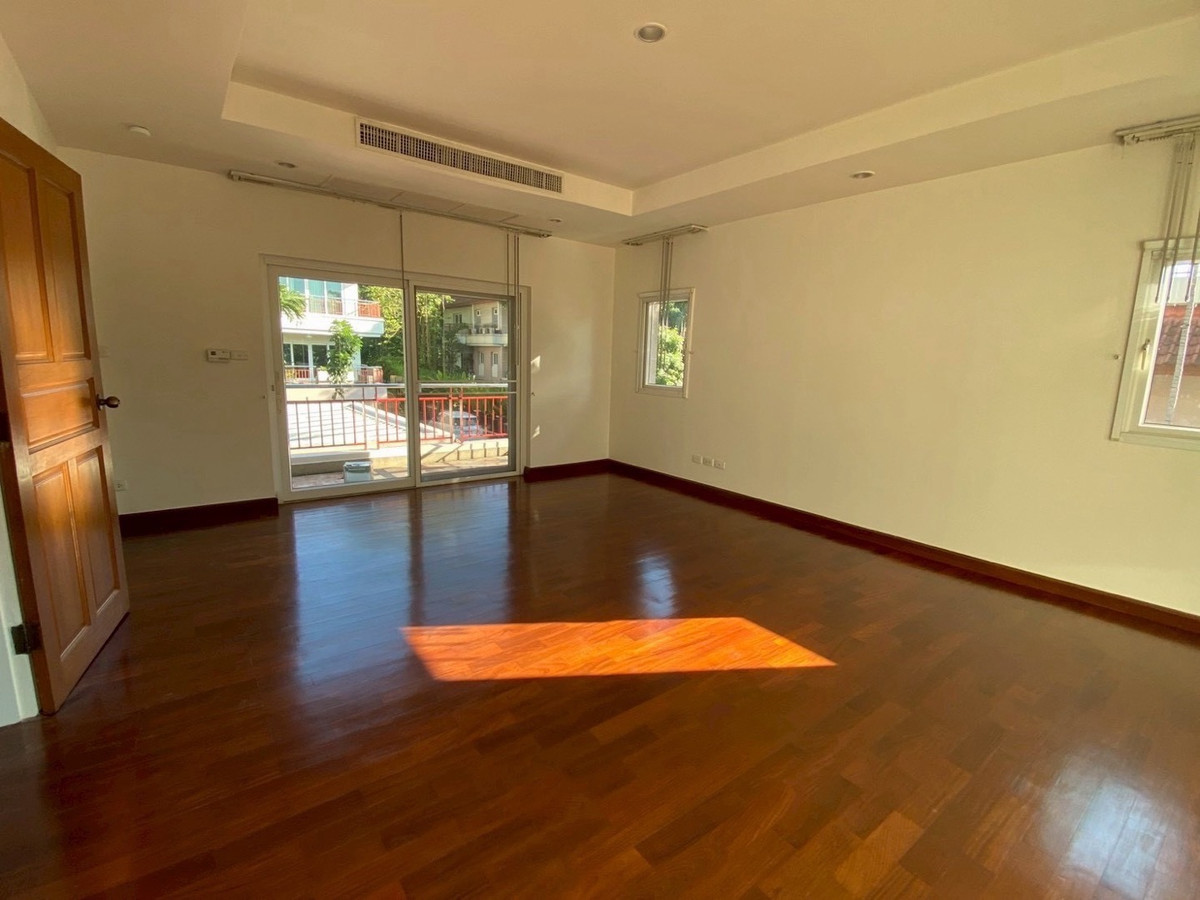 For RentHouseChaengwatana, Muangthong : Luxury Private Pool Villa Near ISB for Expat Families, Spacious Living