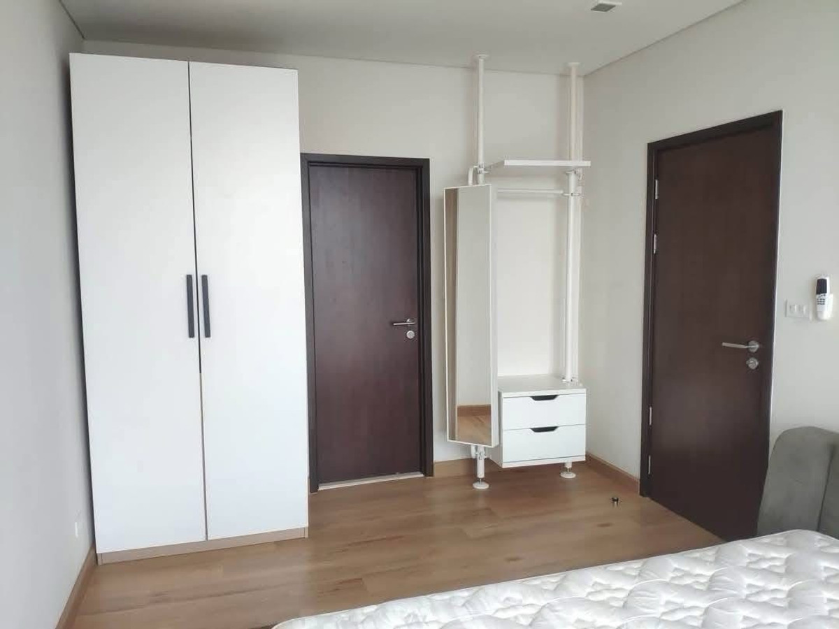For RentCondoOnnut, Udomsuk : For rent: Le luk condominium, large room, ready to move in.