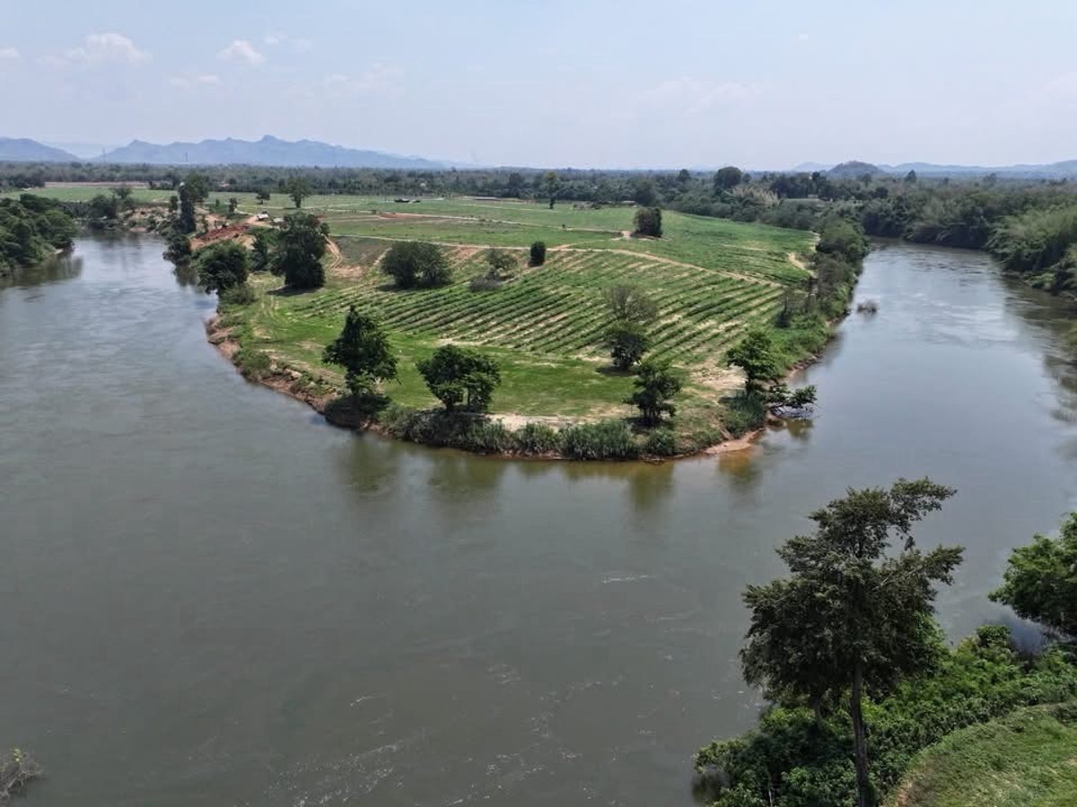 ขายที่ดินกาญจนบุรี : ที่ดินติดแม่น้ำแควน้อย หน้ากว้าง 550 เมตร โค้งน้ำสวย วิวเปิด เหมาะทำรีสอร์ทหรู กาญจนบุรี
