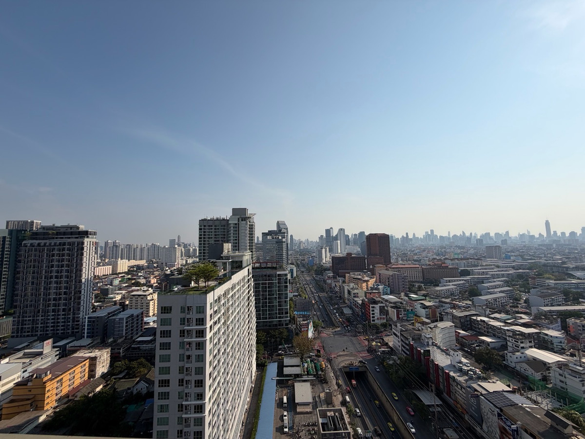 For SaleCondoRatchadapisek, Huaikwang, Suttisan : The owner is in a hurry to sell. The price is lower than the appraised price of centric Huai Khwang.