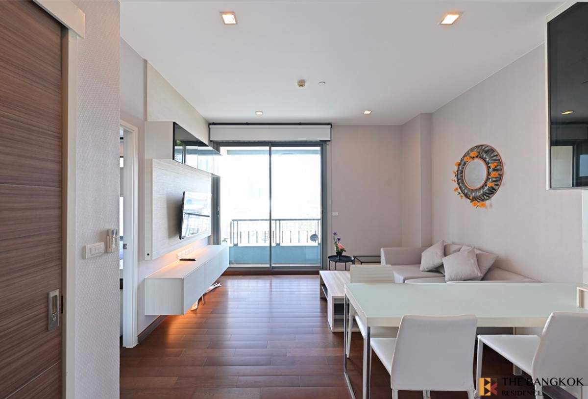 For RentCondoRama9, Petchburi, RCA : Condo for rent Q Asoke, next to Phetchaburi Road, near MRT, only 1 minute.