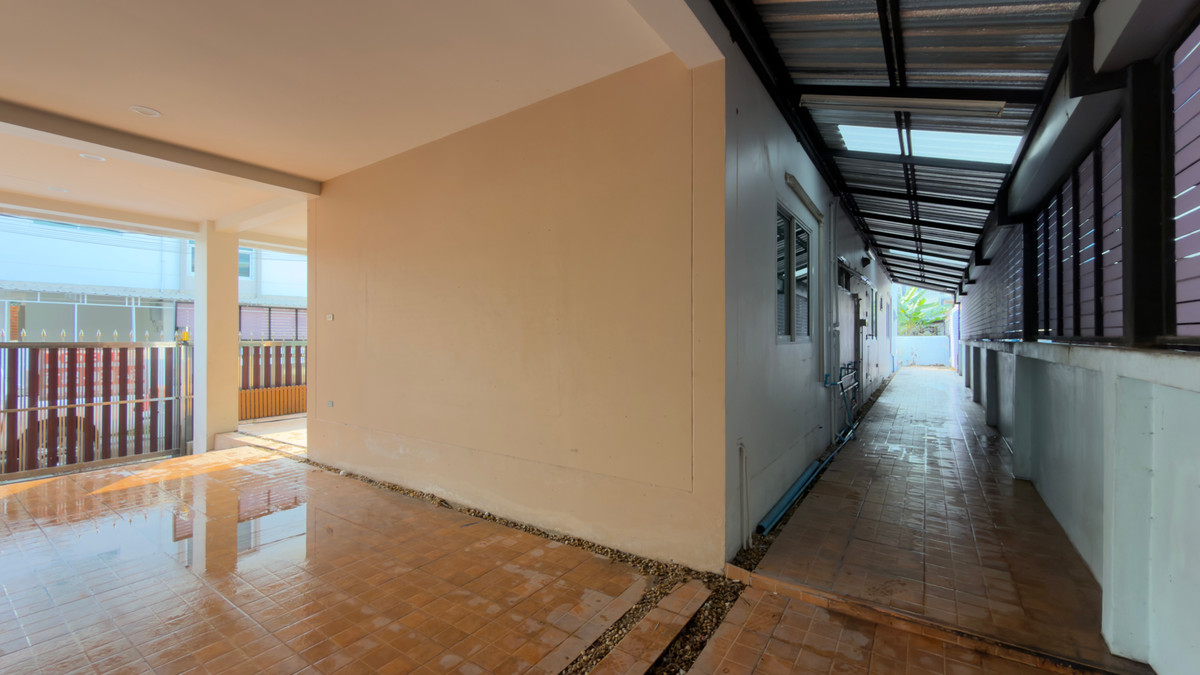 ขายบ้านเลียบทางด่วนรามอินทรา : หลุดจอง‼️บ้านเดี่ยวหลังมุม ทำเลดี  ใกล้เลียบด่วน เดินทางสะดวก และที่สำคัญ…ราคาถูกกว่าตลาดมาก ราคานี้หาไม่ได้อีกแล้ว ✅🔥🚨  ลดเหลือเพียง 5.9 ล้านบาท