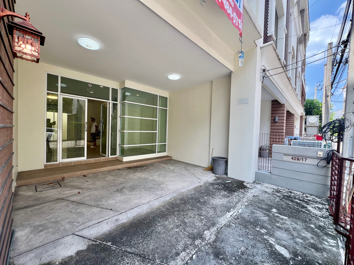 ให้เช่าทาวน์โฮมเกษตร นวมินทร์ ลาดปลาเค้า : ให้เช่า Townhome 4 ชั้น Premium Place Ekkamai–Ramintra 2 | เหมาะทำโฮมออฟฟิศ | พื้นที่ใหญ่ ทำเลเลียบด่วน