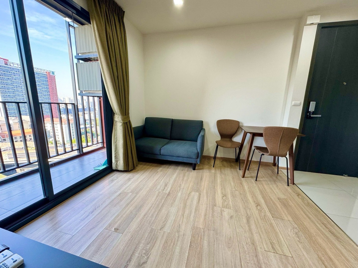 For RentCondoRama9, Petchburi, RCA : For rent: The Base Garden Rama9, corner room, ready to move in.