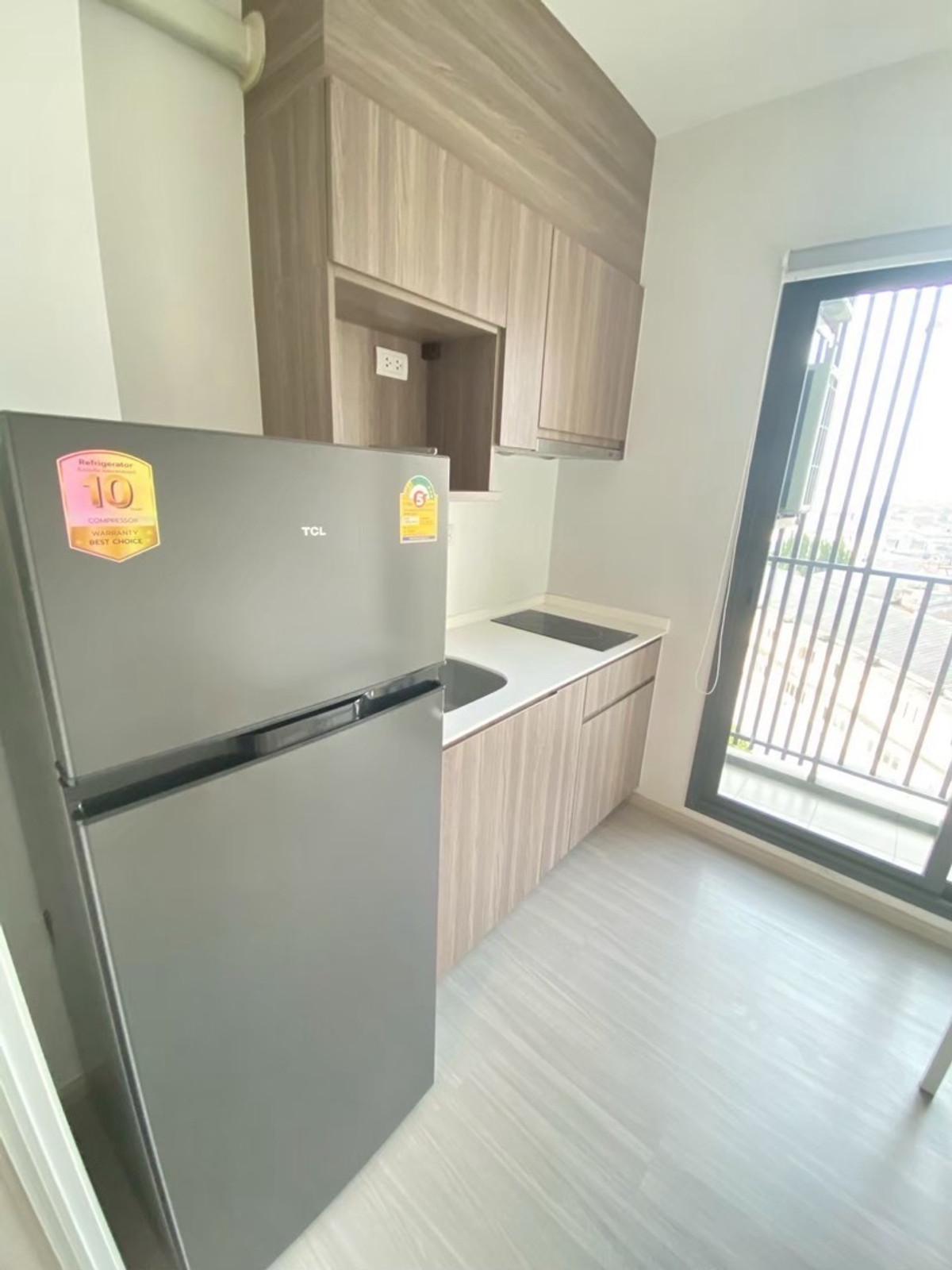For RentCondoBang kae, Phetkasem : !!Guaranteed price Big room 35 sq m. Floor not high. 
🥰If next to MRT Phasi Charoen and Seacon Bang Khae Department Store Must be here 🥰