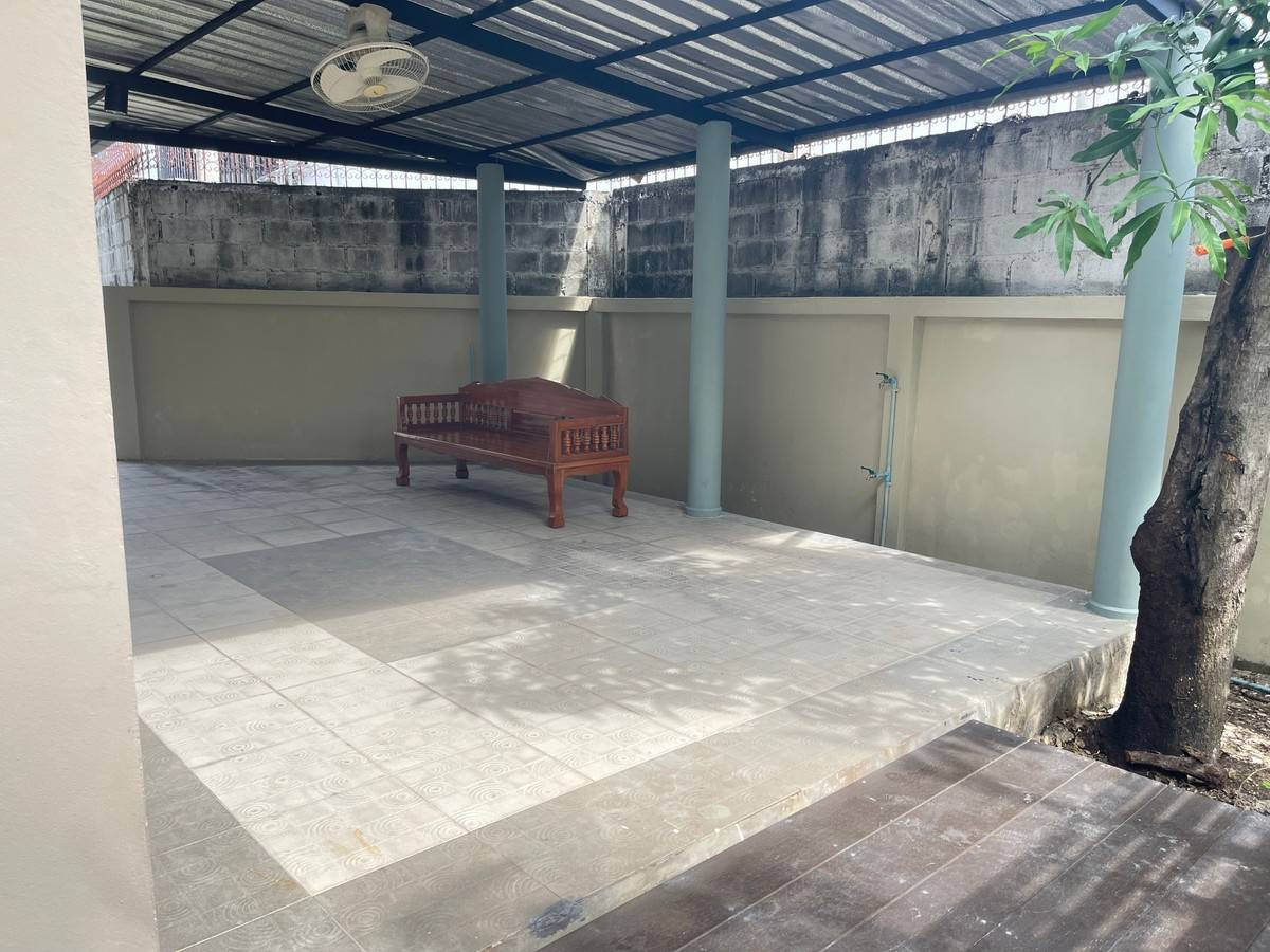 ให้เช่าบ้านพระราม 5 ราชพฤกษ์ บางกรวย : ให้เช่าบ้านเดี่ยว ดิเอมเมอรัล การ์เด้น & สปอร์ตคลับ ใกล้ สัมมากร เพลส ราชพฤกษ์ เพียง 1 นาที