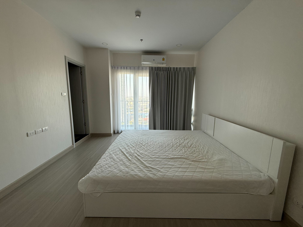 For RentCondoThaphra, Talat Phlu, Wutthakat : Supalai Loft Sathorn Ratchapruek【𝐑𝐄𝐍𝐓】🔥High-ceilinged loft with an open-plan structure, giving it a cool studio feel and plenty of room for further customization!🔥 Contact Line ID: @hacondo