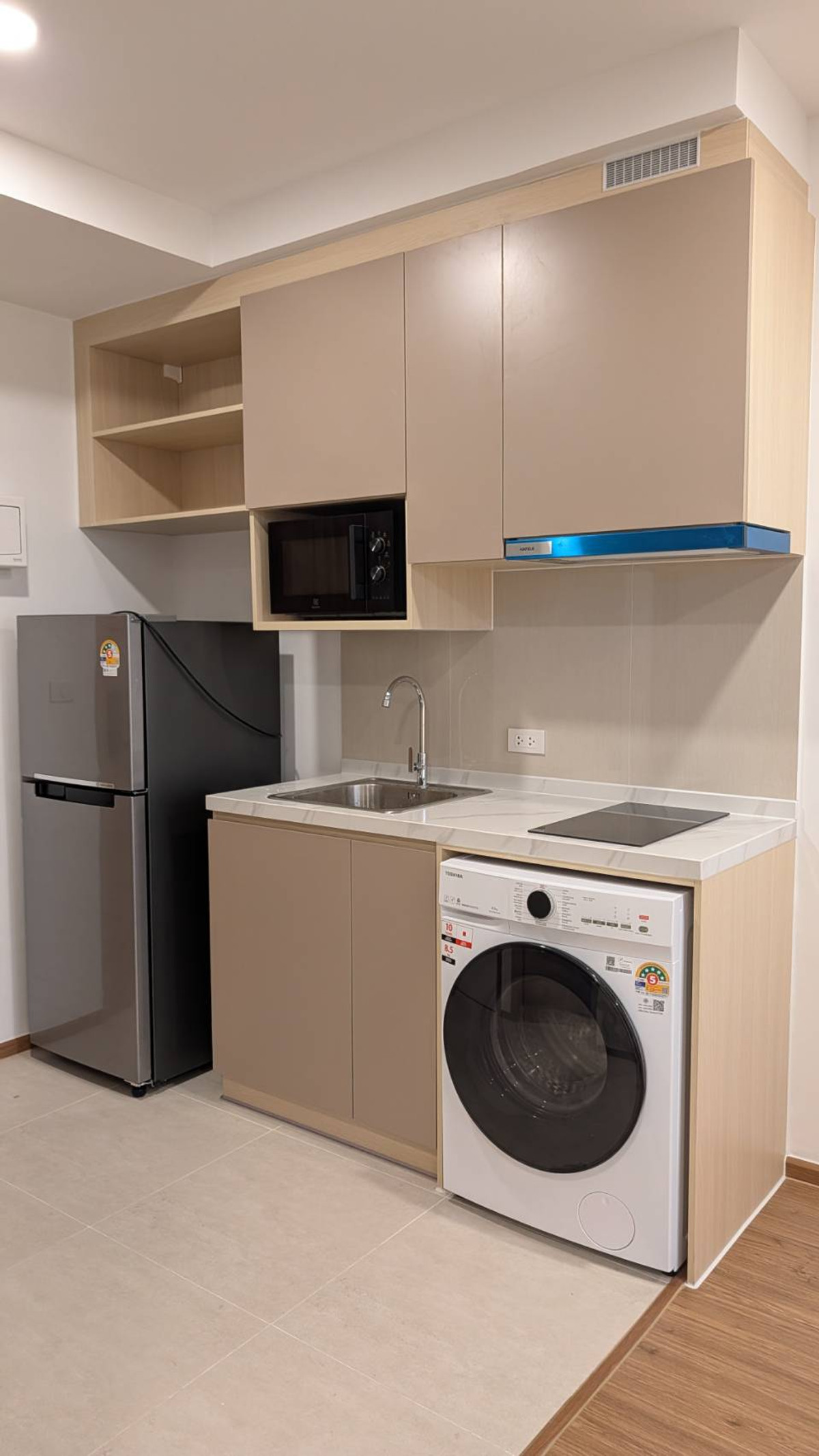 ให้เช่าคอนโดรามคำแหง หัวหมาก : ให้เช่า The LIVIN Ramkhamhaeng ห้องมุม ใหม่แกะกล่อง