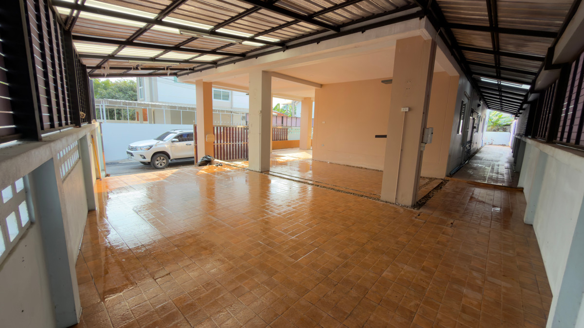 ขายบ้านเลียบทางด่วนรามอินทรา : หลุดจอง‼️บ้านเดี่ยวหลังมุม ทำเลดี  ใกล้เลียบด่วน เดินทางสะดวก และที่สำคัญ…ราคาถูกกว่าตลาดมาก ราคานี้หาไม่ได้อีกแล้ว ✅🔥🚨  ลดเหลือเพียง 5.9 ล้านบาท