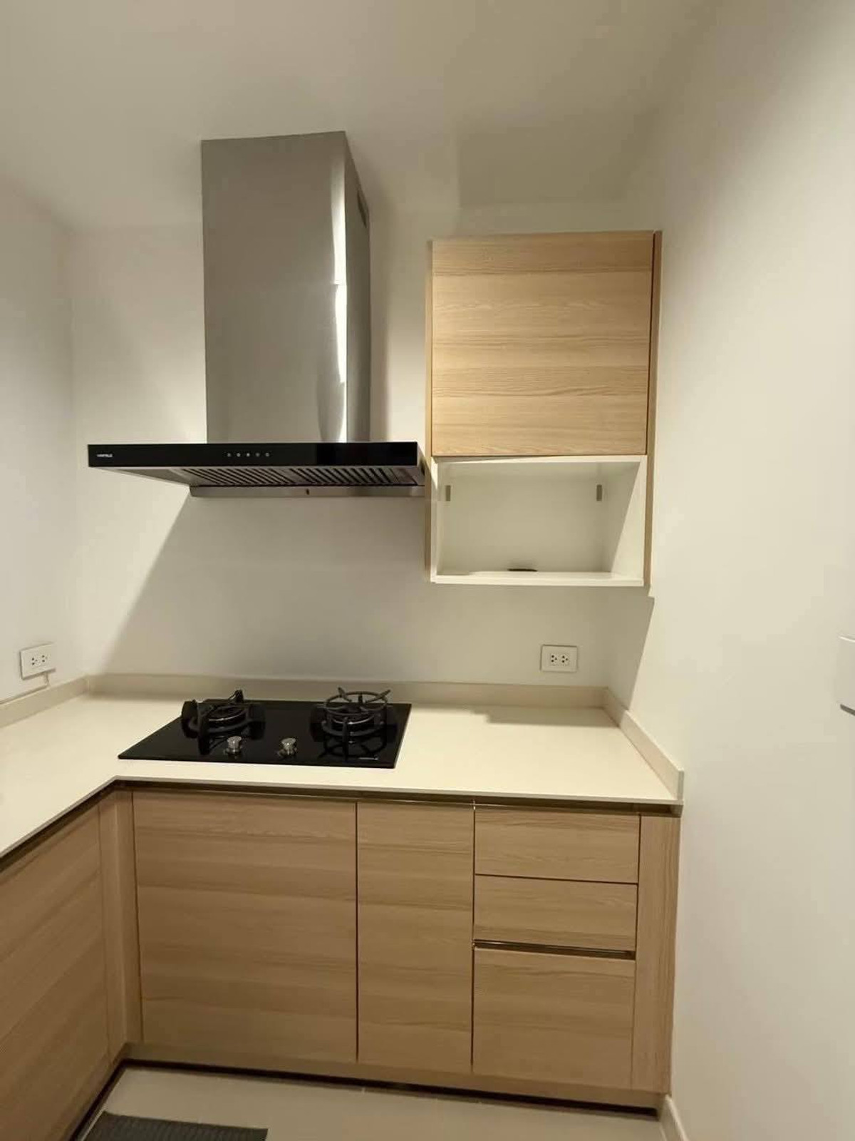 For RentTownhomePattanakan, Srinakarin : Townhome for rent, 3.5 floors