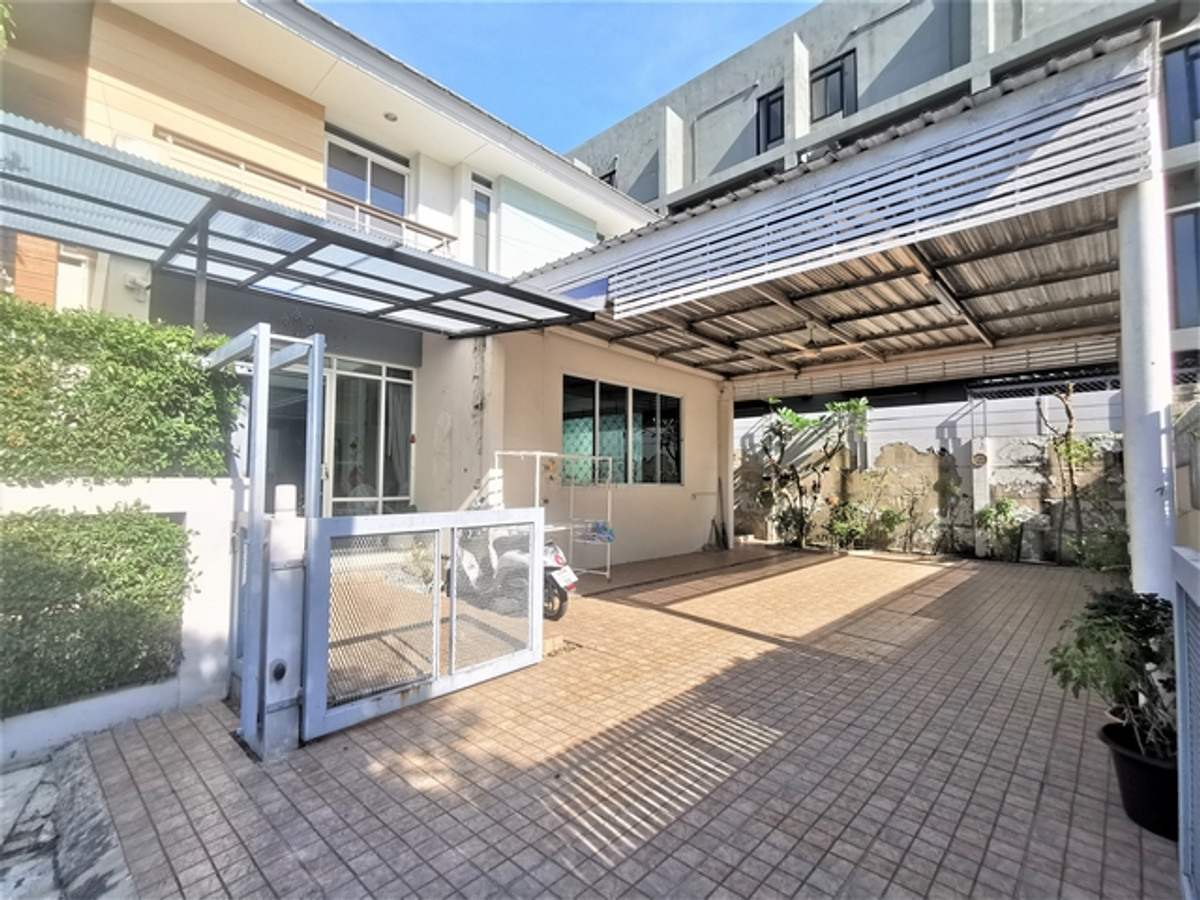 For SaleHouseLadkrabang, Suwannaphum Airport : Single house for sale, De Tawan Village, Ramkhamhaeng, ready to move in, size 62 sq m, Soi Mistine. Kheha Romklao Road, complete extension