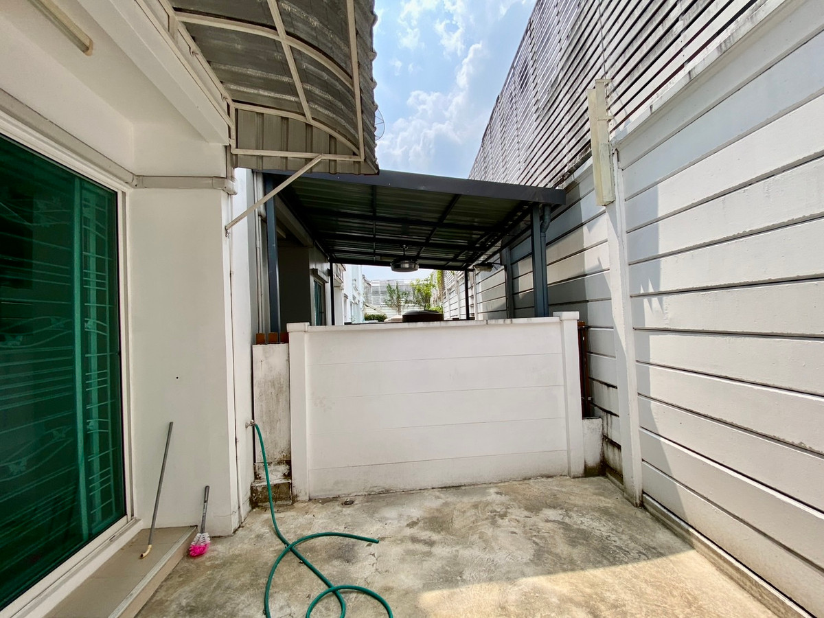 ขายทาวน์โฮมลาดพร้าว101 แฮปปี้แลนด์ : ขายทาวน์โฮม 3 ชั้น บ้านกลางเมือง ลาดพร้าว 87 | บ้านเปล่า แต่งได้ตามสไตล์ | ทำเลเมือง เดินทางสะดวก