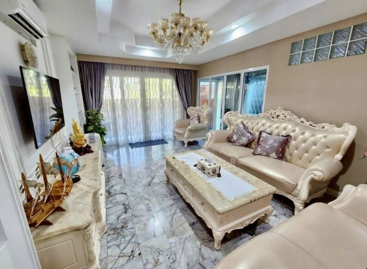 ขายบ้านพระราม 9 เพชรบุรีตัดใหม่ RCA : บ้านเดี่ยว 4 ชั้น พระราม9 ซ.43 พื้นที่ใช้สอยกว่า 704 ตรม. ใกล้ห้างเดอะไนน์ บ้านใจกลางเมือง มีระเบียงทุกห้อง ทิศเหนือ-ใต้ บ้านสวยสภาพดีมาก เหมาะอยู่อาศัย ทำโฮมออฟฟิศ คาเฟ่ เข้าออกได้หลายทาง