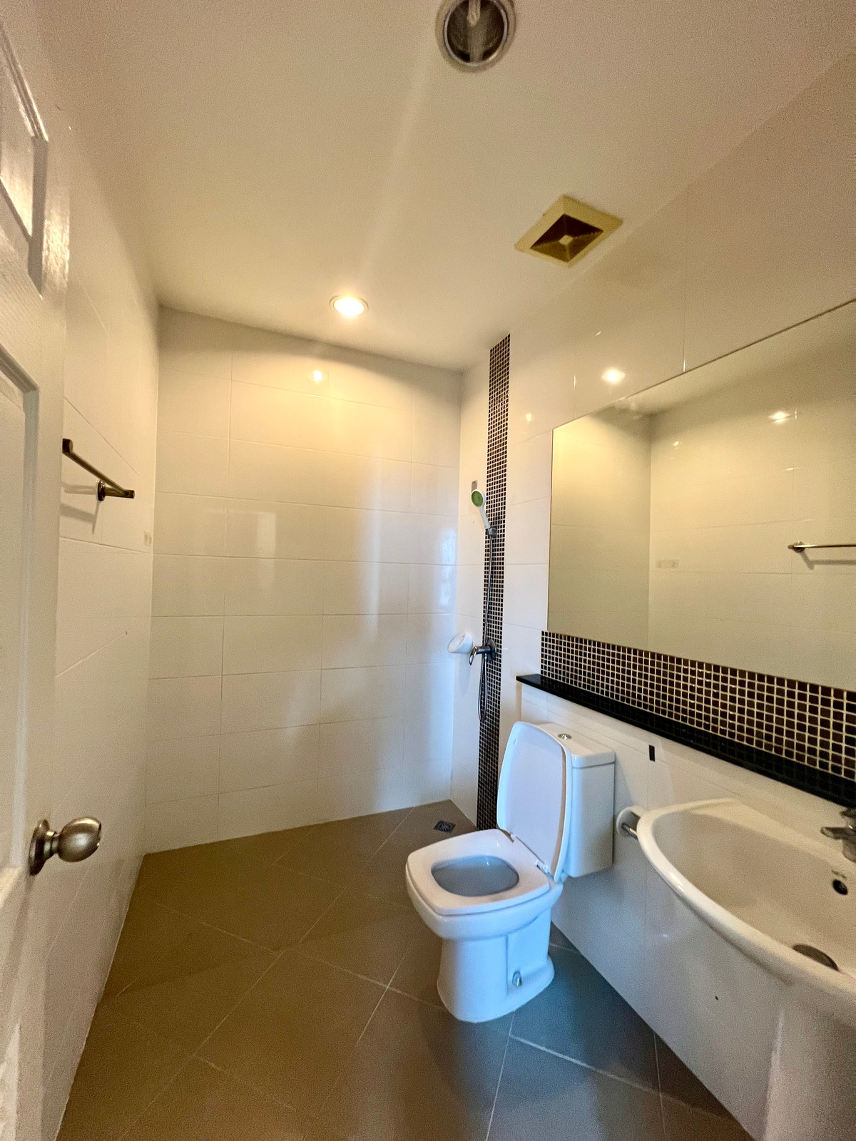 ให้เช่าทาวน์โฮมเกษตร นวมินทร์ ลาดปลาเค้า : ให้เช่า Townhome 4 ชั้น Premium Place Ekkamai–Ramintra 2 | เหมาะทำโฮมออฟฟิศ | พื้นที่ใหญ่ ทำเลเลียบด่วน