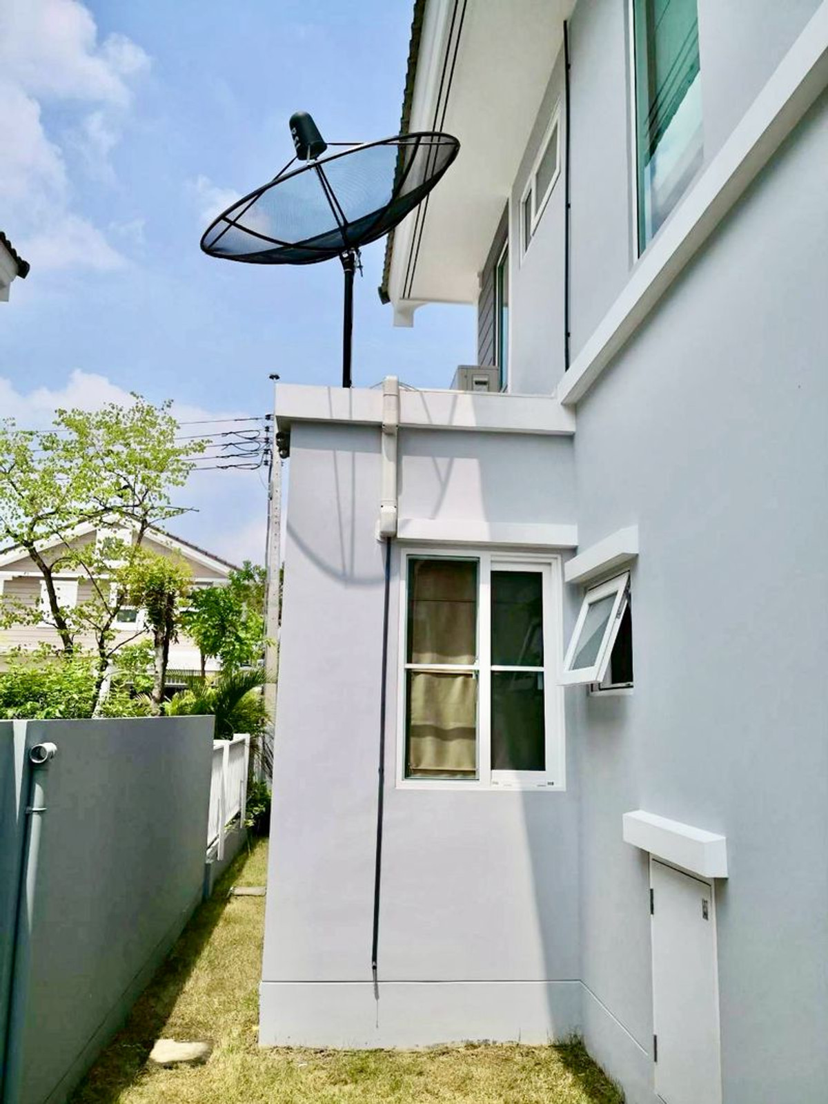 For SaleHousePhutthamonthon, Salaya : 2-story detached house for sale, Villaggio Village (Pinklao - Salaya), good location, near Mahidol University, area 56.6 square meters, 3 bedrooms, Sala Sala Subdistrict, Bang Kruai District, Nonthaburi Province.