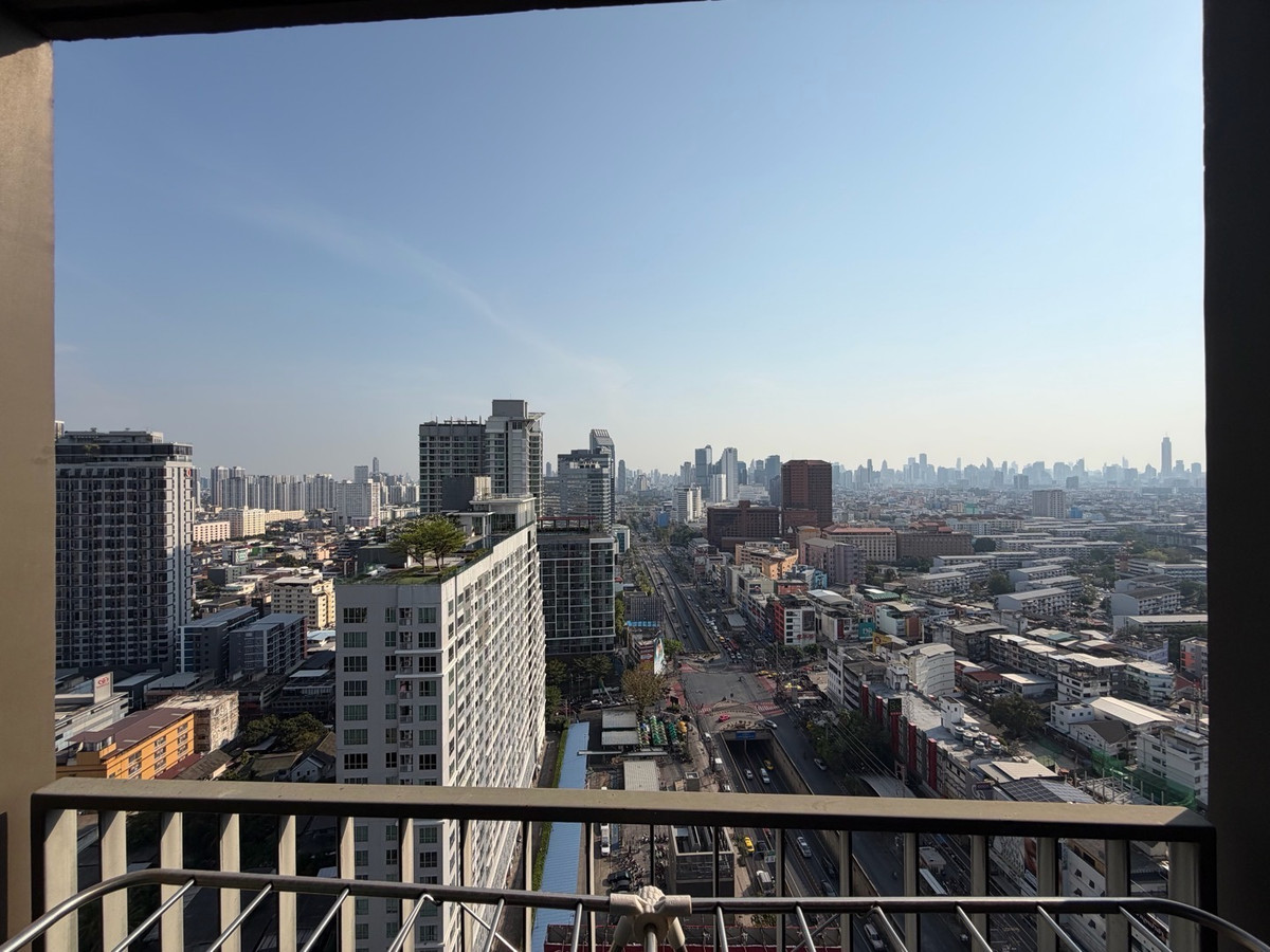 For SaleCondoRatchadapisek, Huaikwang, Suttisan : The owner is in a hurry to sell. The price is lower than the appraised price of centric Huai Khwang.