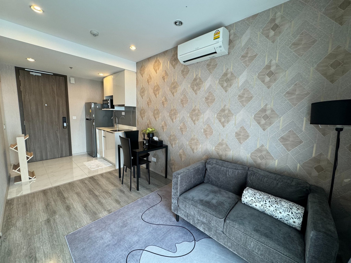 For RentCondoOnnut, Udomsuk : RC030126 Condo corner unit for rent at Ideo Mobi Sukhumvit 66 near BTS Udomsuk