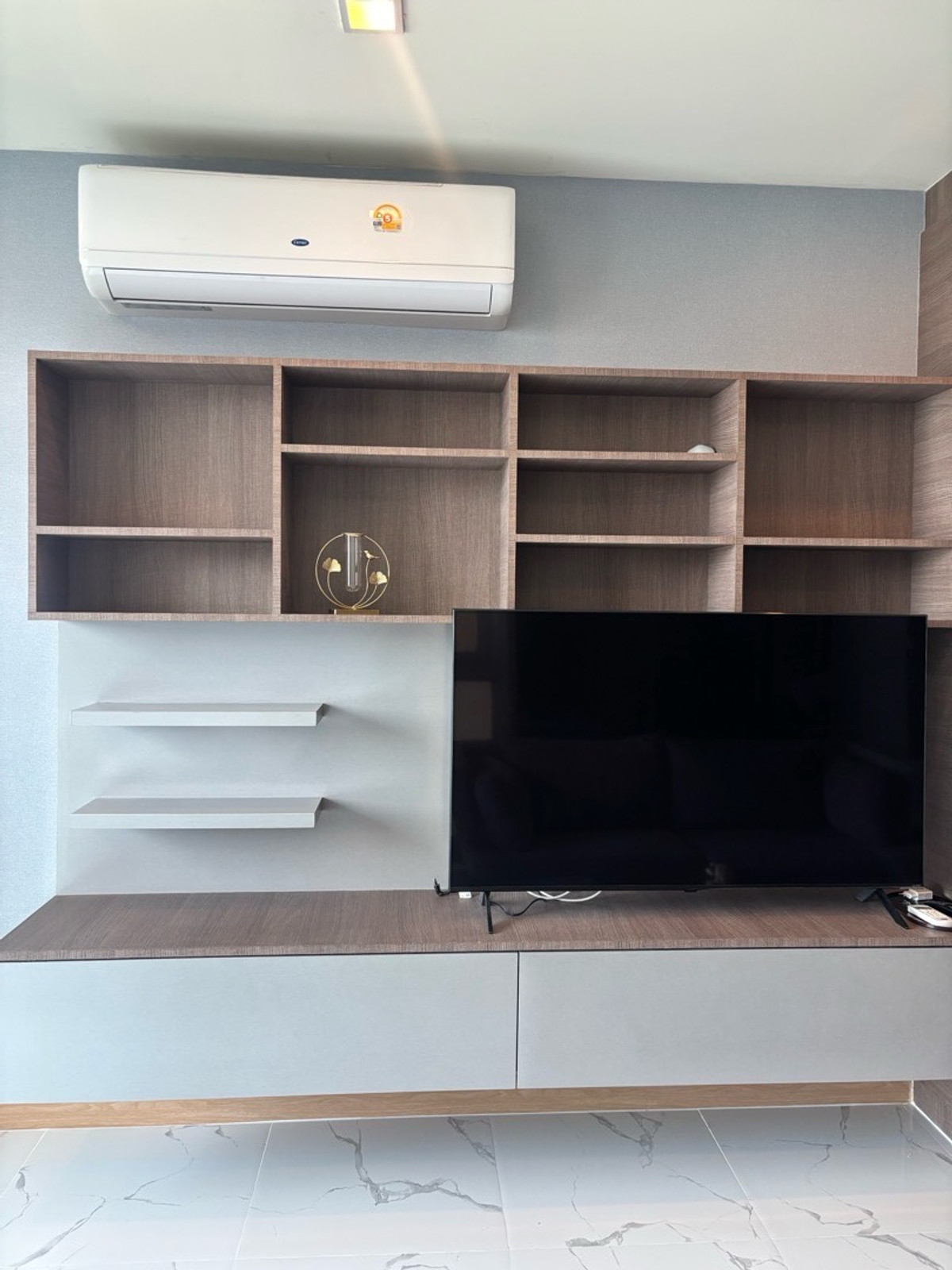 ให้เช่าคอนโดอ่อนนุช อุดมสุข : ✨ ให้เช่าคอนโดหรู Rare Layout ห้องมุมโค้ง วิวเมืองกรุงเทพชั้นสูง สวยมาก
📍 โครงการ Skywalk Residences
ใกล้ BTS พระโขนง เพียง 250 เมตร (เดิน 3 นาที) :25,000 THB/month 51ตรม