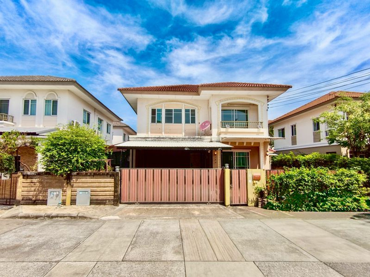 ขายบ้านลาดกระบัง สุวรรณภูมิ : ขายบ้านเดี่ยว 2 ชั้น หมู่บ้าน Passorn Prestige อ่อนนุช TYPE CRESENDO เนื้อที่ 50.7 ตารางวา 3 ห้องนอน แขวงประเวศ เขตประเวศ กรุงเทพมหานคร