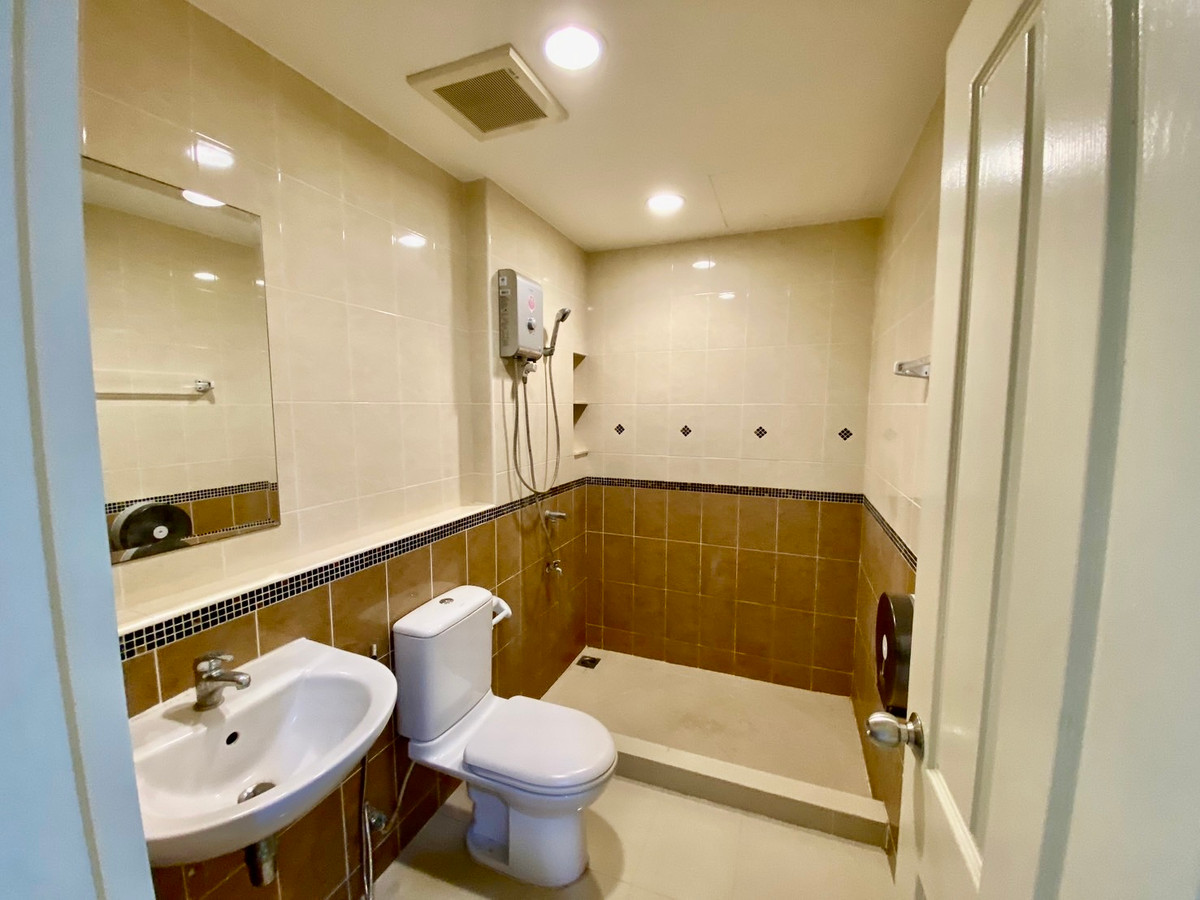 ขายทาวน์โฮมลาดพร้าว101 แฮปปี้แลนด์ : ขายทาวน์โฮม 3 ชั้น บ้านกลางเมือง ลาดพร้าว 87 | บ้านเปล่า แต่งได้ตามสไตล์ | ทำเลเมือง เดินทางสะดวก