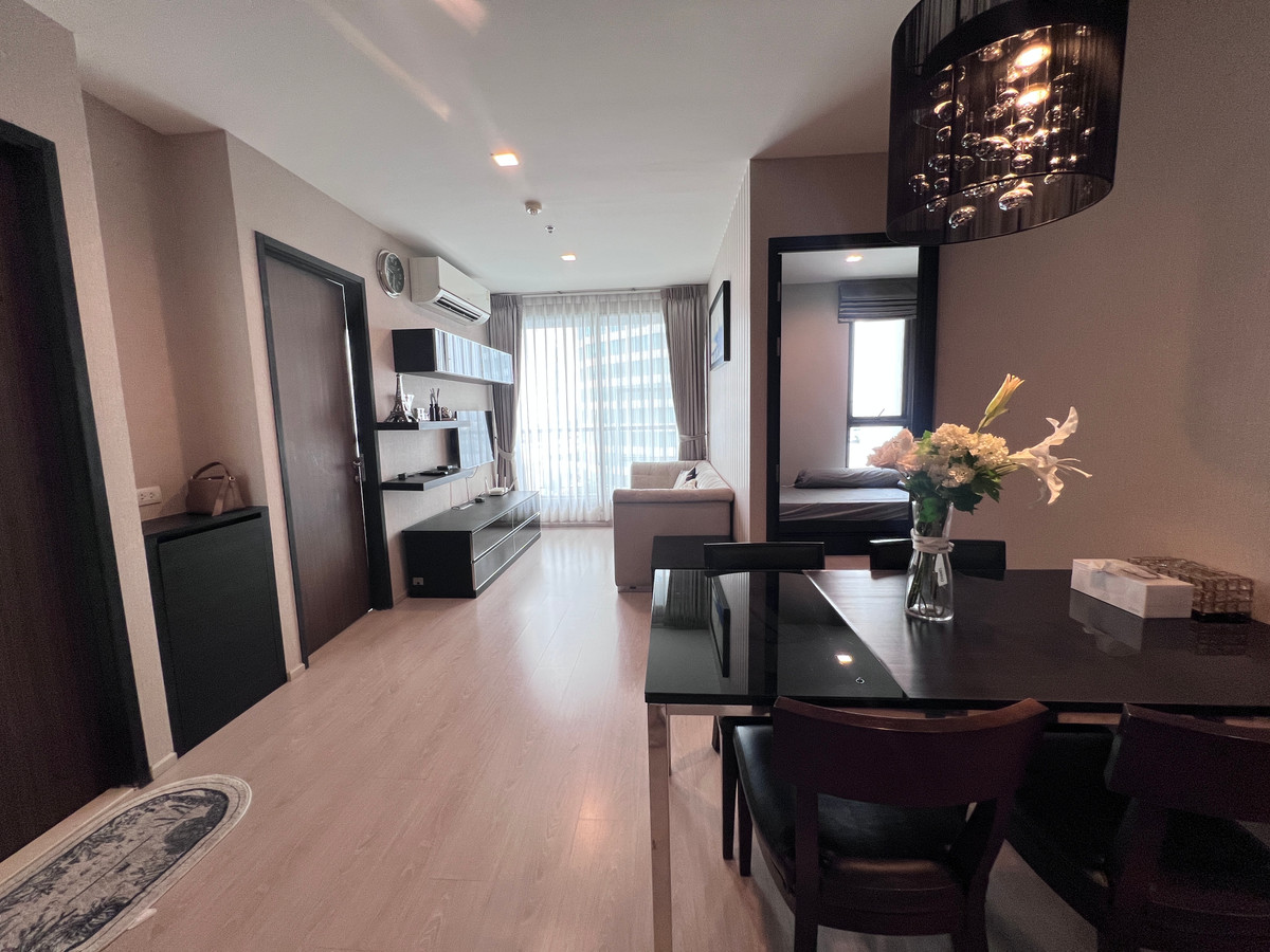 For RentCondoOnnut, Udomsuk : RC026526 Condo 2 beds for rent at RHYTHM Sukhumvit 44/1 next to BTS Phra Khanong.