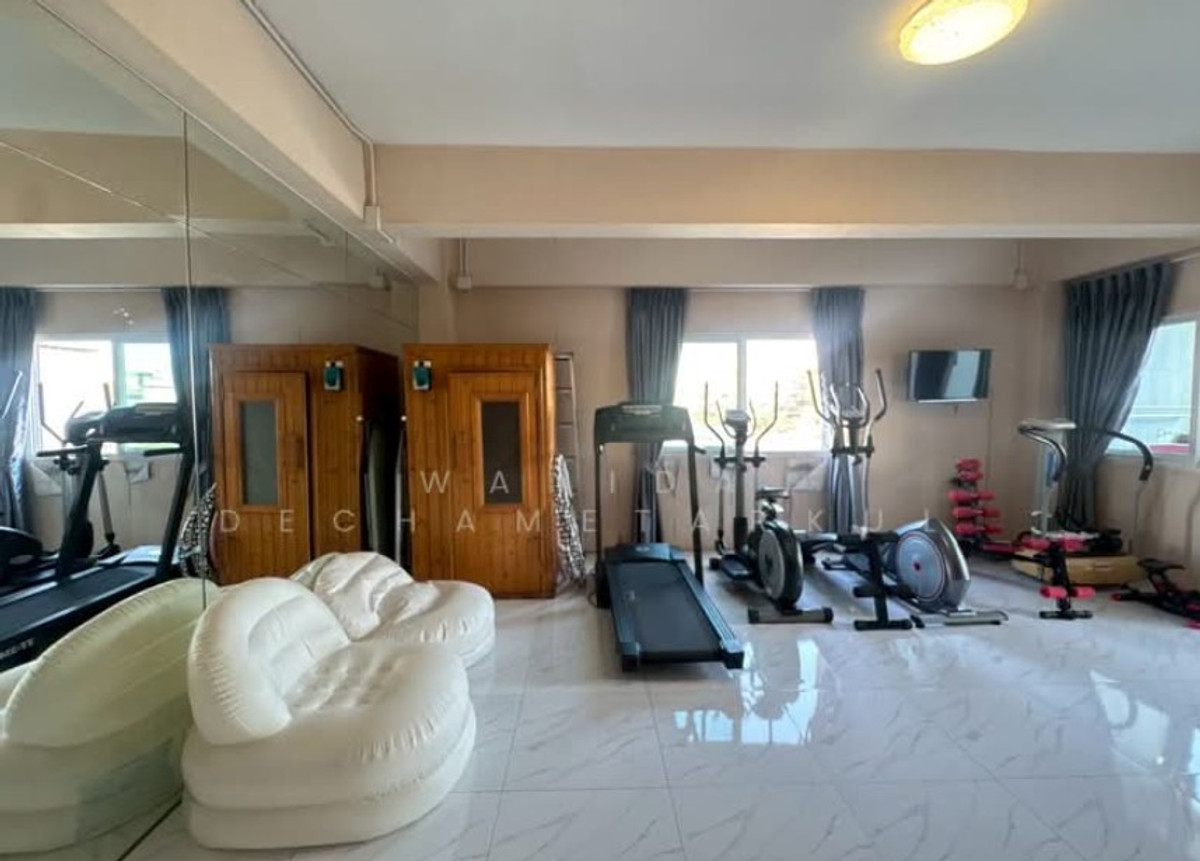 ขายบ้านพระราม 9 เพชรบุรีตัดใหม่ RCA : บ้านเดี่ยว 4 ชั้น พระราม9 ซ.43 พื้นที่ใช้สอยกว่า 704 ตรม. ใกล้ห้างเดอะไนน์ บ้านใจกลางเมือง มีระเบียงทุกห้อง ทิศเหนือ-ใต้ บ้านสวยสภาพดีมาก เหมาะอยู่อาศัย ทำโฮมออฟฟิศ คาเฟ่ เข้าออกได้หลายทาง