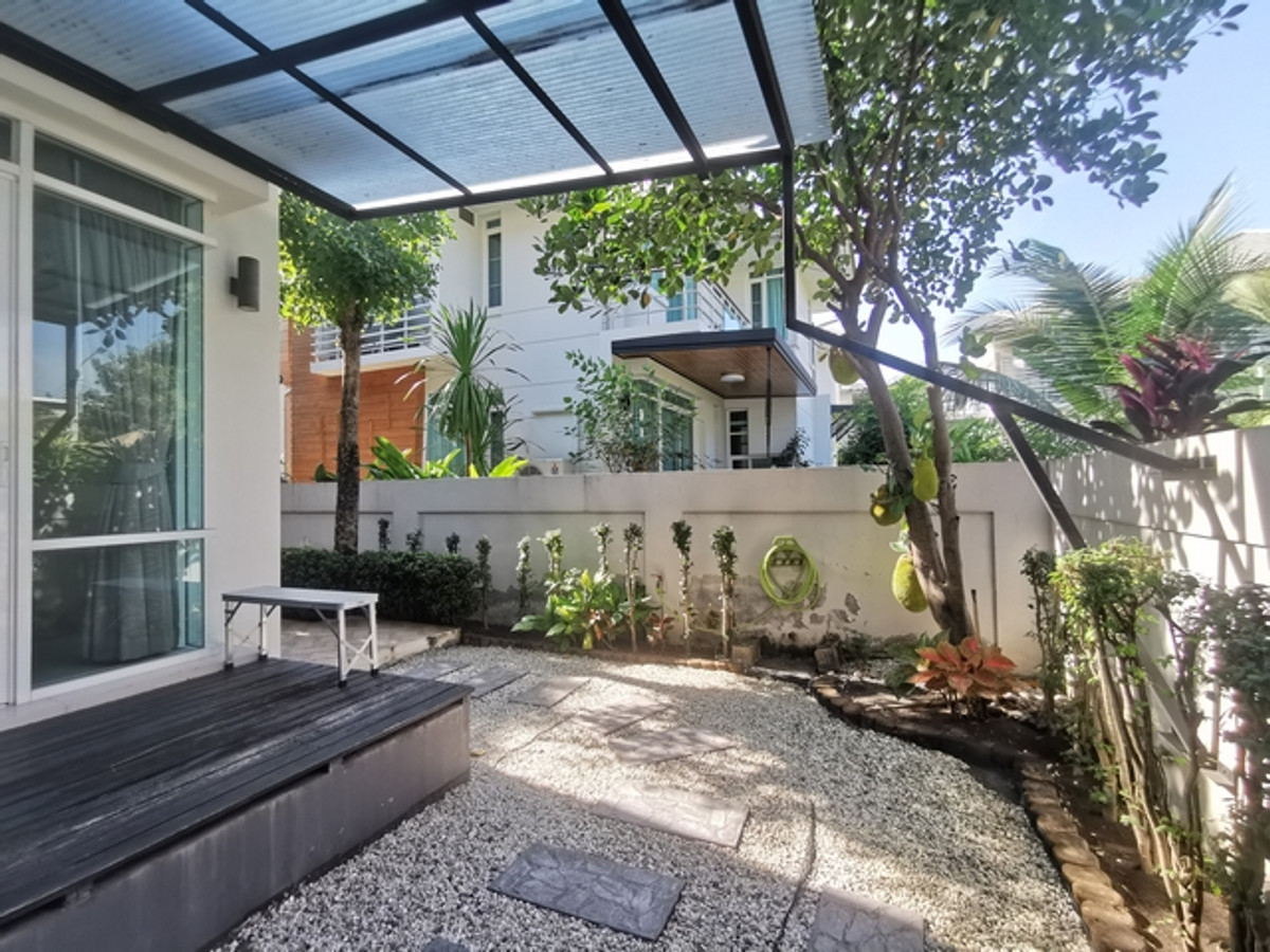 For SaleHouseLadkrabang, Suwannaphum Airport : Single house for sale, De Tawan Village, Ramkhamhaeng, ready to move in, size 62 sq m, Soi Mistine. Kheha Romklao Road, complete extension