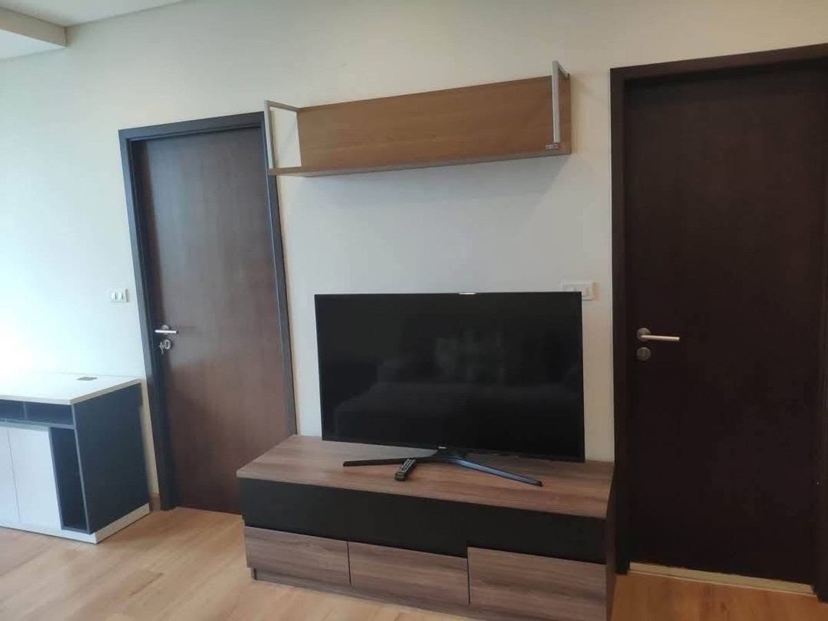 For RentCondoOnnut, Udomsuk : For rent: Le luk condominium, large room, ready to move in.