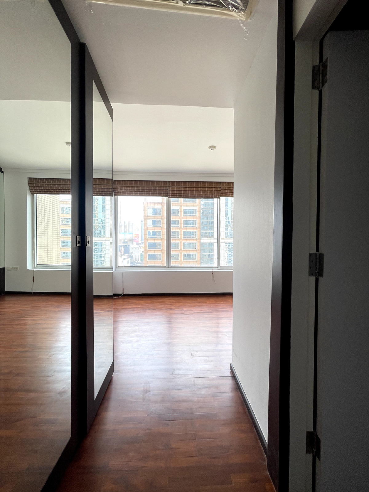 For SaleCondoWitthayu, Chidlom, Langsuan, Ploenchit : Condo for sale, Langsuan Ville, 2 bedrooms, 151.19 sq m, Lang Suan area, near BTS Chidlom, near Lumpini Park, convenient travel.