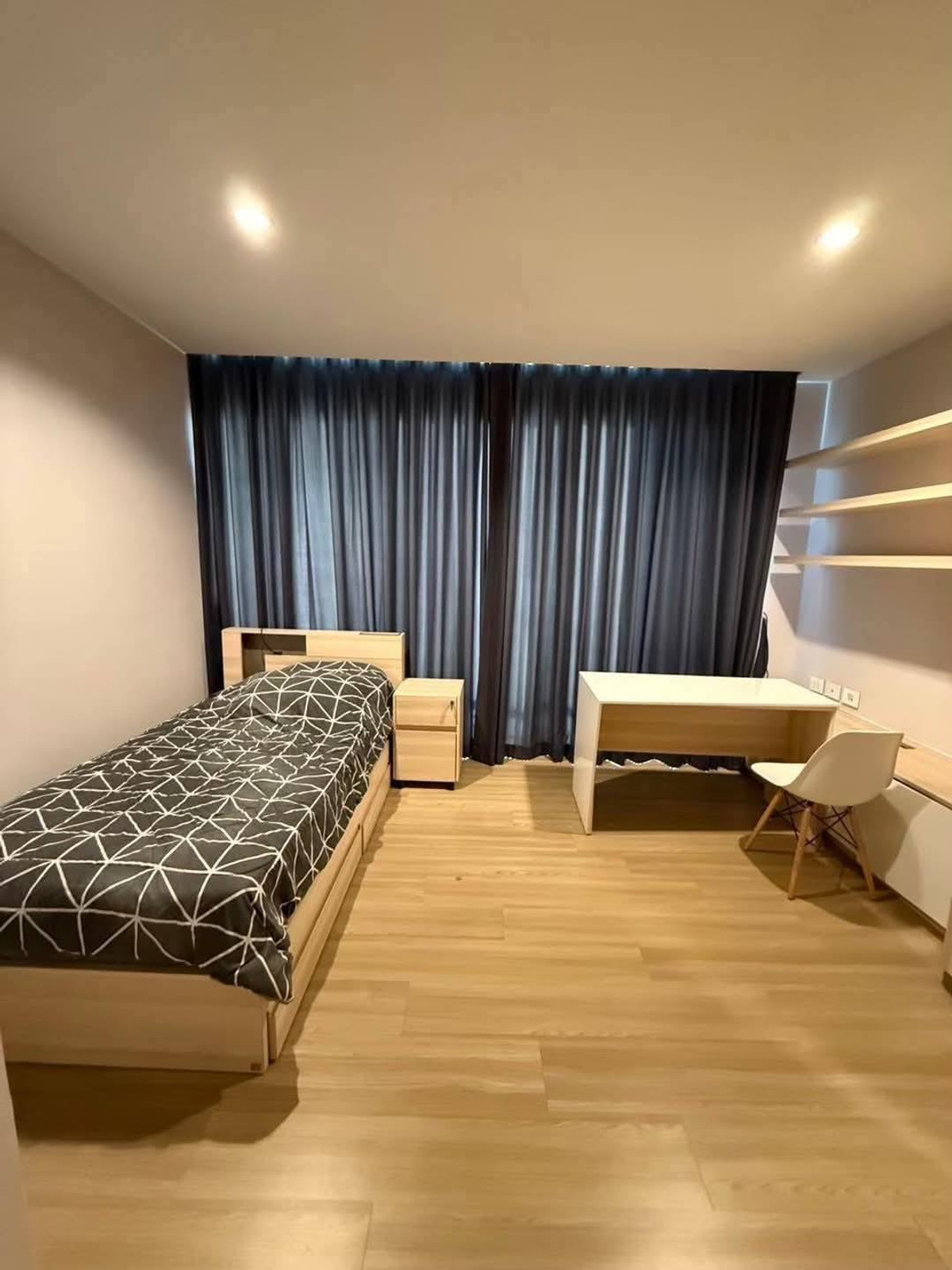 For RentTownhomePattanakan, Srinakarin : Townhome for rent, 3.5 floors