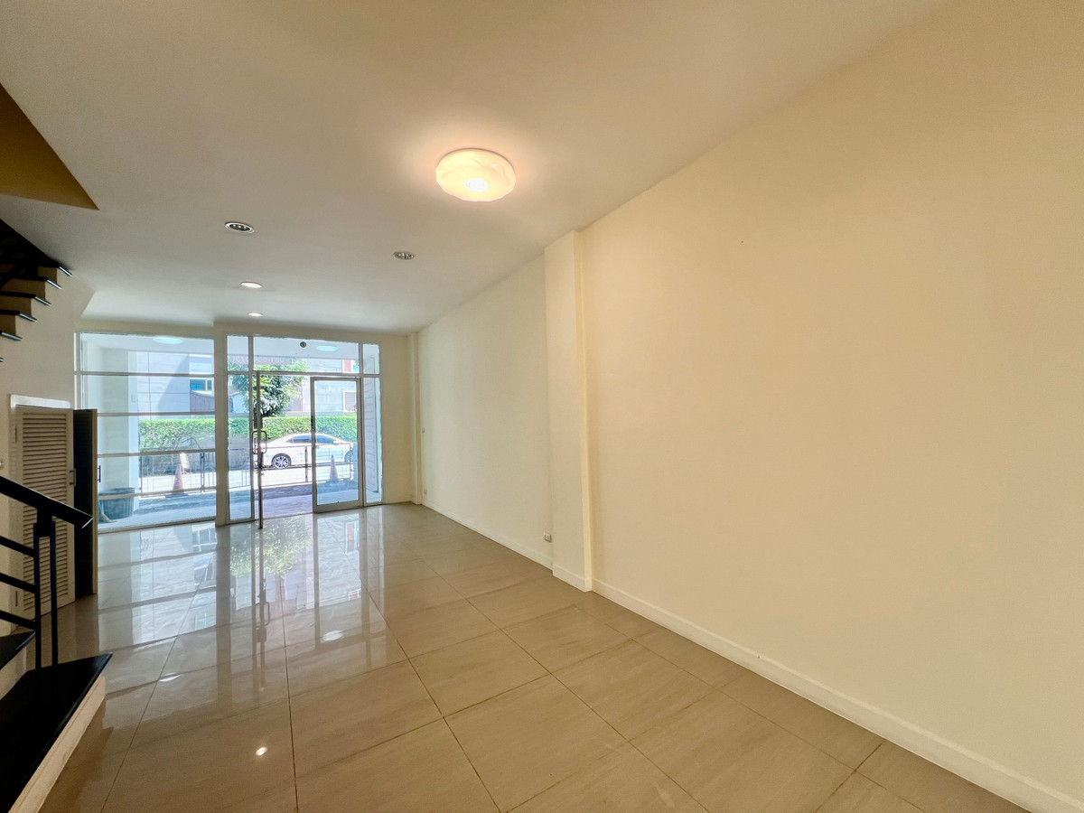 ให้เช่าทาวน์โฮมเกษตร นวมินทร์ ลาดปลาเค้า : ให้เช่า Townhome 4 ชั้น Premium Place Ekkamai–Ramintra 2 | เหมาะทำโฮมออฟฟิศ | พื้นที่ใหญ่ ทำเลเลียบด่วน