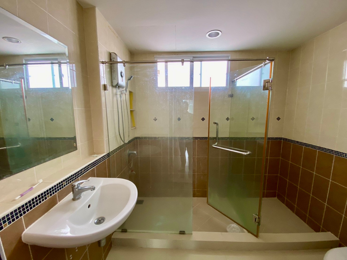 ขายทาวน์โฮมลาดพร้าว101 แฮปปี้แลนด์ : ขายทาวน์โฮม 3 ชั้น บ้านกลางเมือง ลาดพร้าว 87 | บ้านเปล่า แต่งได้ตามสไตล์ | ทำเลเมือง เดินทางสะดวก