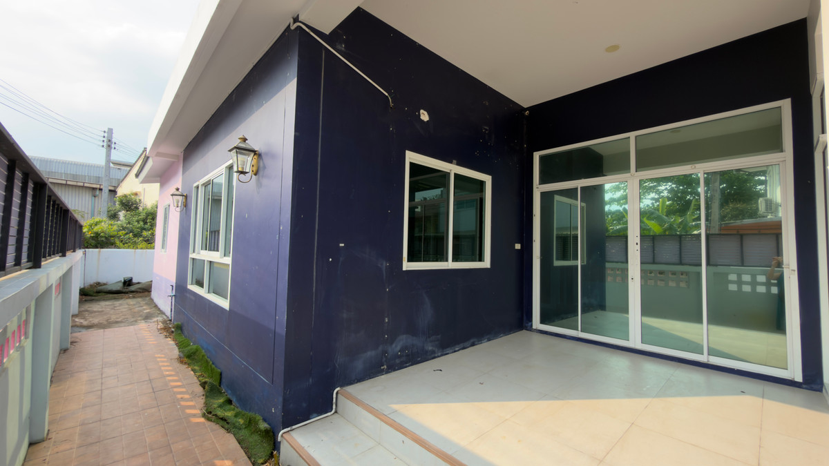 ขายบ้านเลียบทางด่วนรามอินทรา : หลุดจอง‼️บ้านเดี่ยวหลังมุม ทำเลดี  ใกล้เลียบด่วน เดินทางสะดวก และที่สำคัญ…ราคาถูกกว่าตลาดมาก ราคานี้หาไม่ได้อีกแล้ว ✅🔥🚨  ลดเหลือเพียง 5.9 ล้านบาท