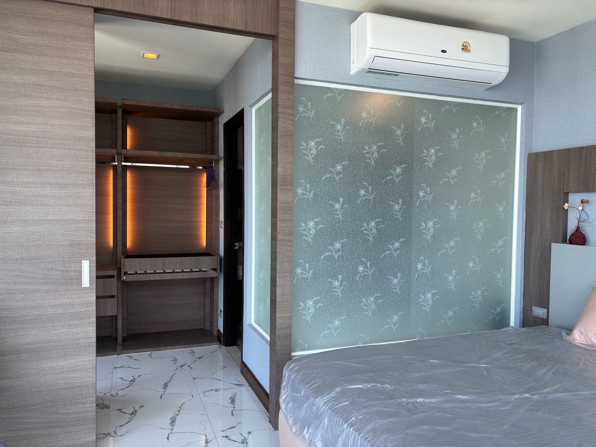 ให้เช่าคอนโดอ่อนนุช อุดมสุข : ✨ ให้เช่าคอนโดหรู Rare Layout ห้องมุมโค้ง วิวเมืองกรุงเทพชั้นสูง สวยมาก
📍 โครงการ Skywalk Residences
ใกล้ BTS พระโขนง เพียง 250 เมตร (เดิน 3 นาที) :25,000 THB/month 51ตรม