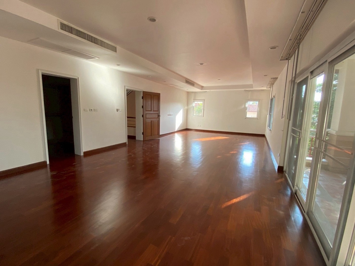 For RentHouseChaengwatana, Muangthong : Luxury Private Pool Villa Near ISB for Expat Families, Spacious Living