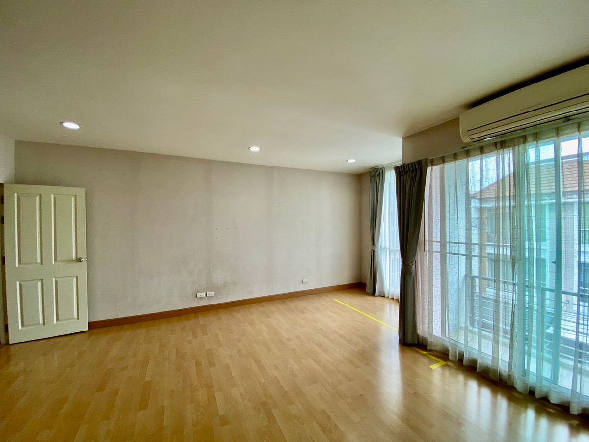 ขายทาวน์โฮมลาดพร้าว101 แฮปปี้แลนด์ : ขายทาวน์โฮม 3 ชั้น บ้านกลางเมือง ลาดพร้าว 87 | บ้านเปล่า แต่งได้ตามสไตล์ | ทำเลเมือง เดินทางสะดวก